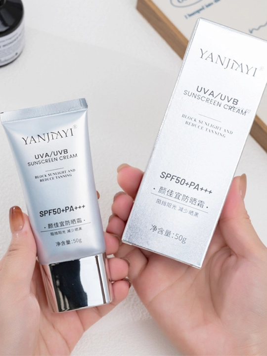 Yuqori darajadagi SPF 50 himoyasi makiyajga mos keladi, barcha turdagi terilar uchun mos keladi
