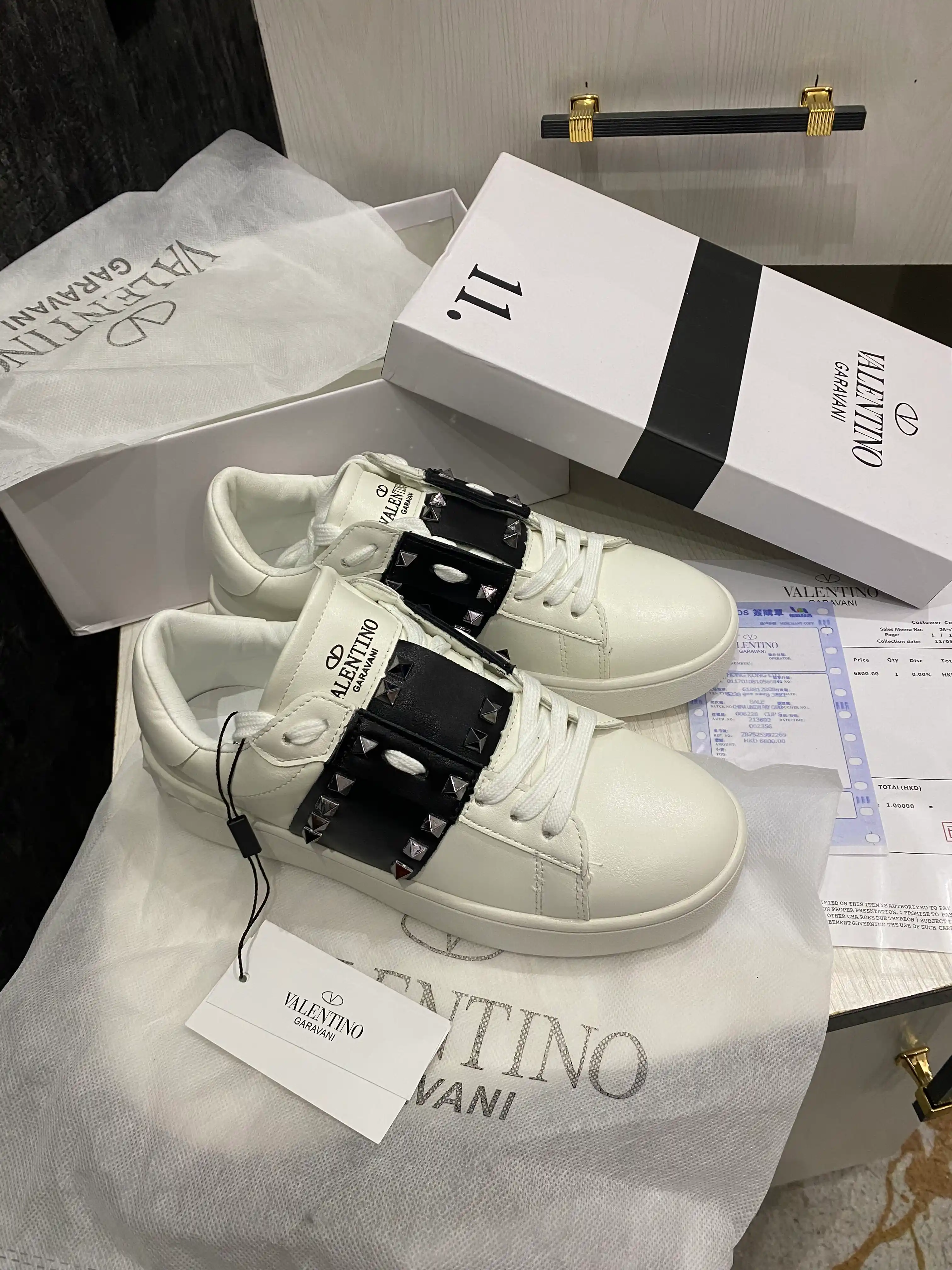 Женские кроссовки Valentino Garavani с коробкой и документами для зимы и весны 36-41
