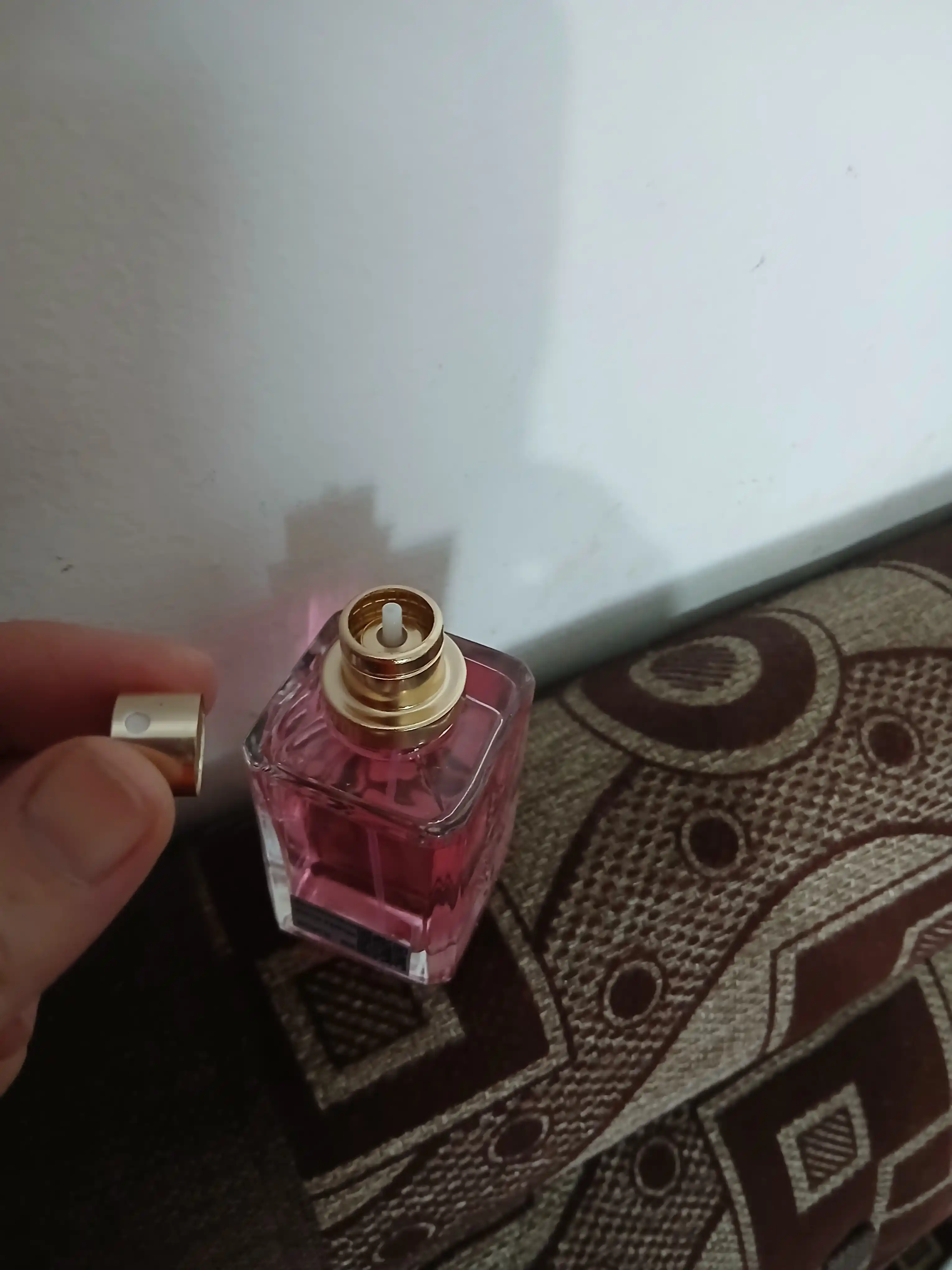 Parfyumlangan suv Victoria's Secret Bombshell, Shaik №202, ayollar uchun , 50 ml