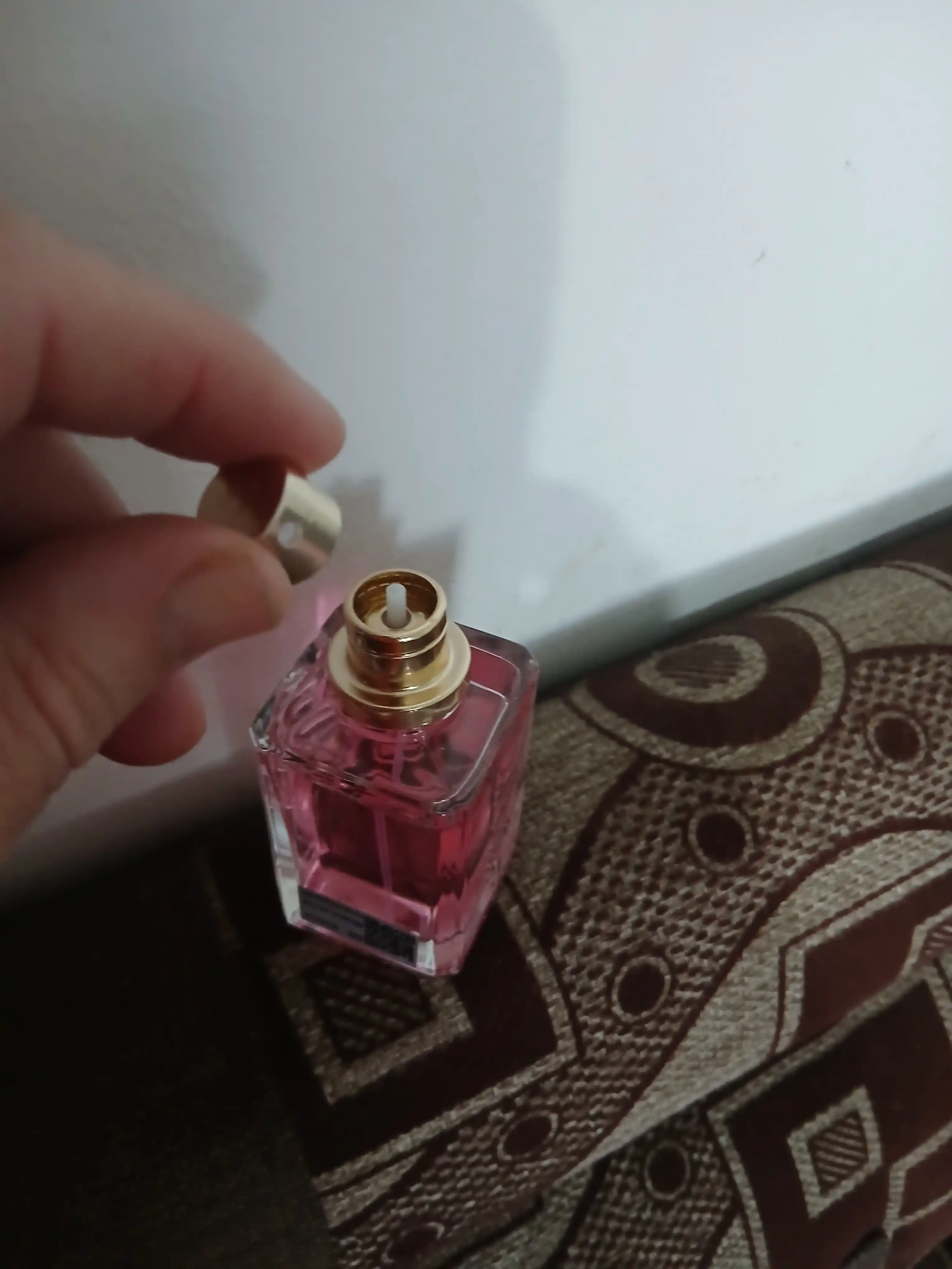 Parfyumlangan suv Victoria's Secret Bombshell, Shaik №202, ayollar uchun , 50 ml