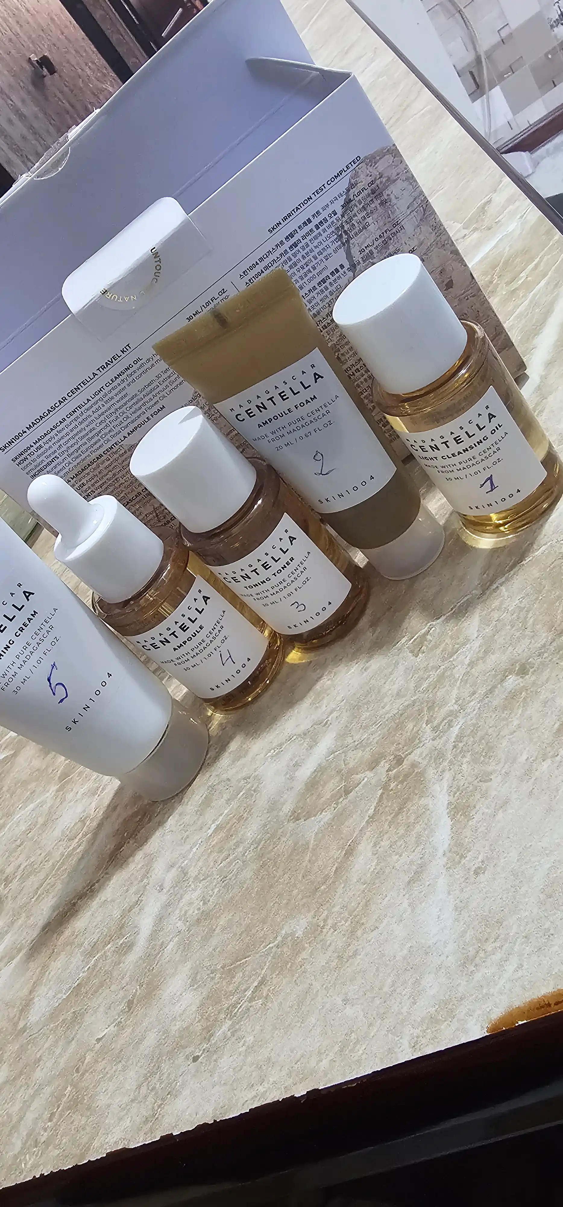 Terini parvarish qilish to'plami Skin 1004 Madagascar Centella Travel Kit, mini set