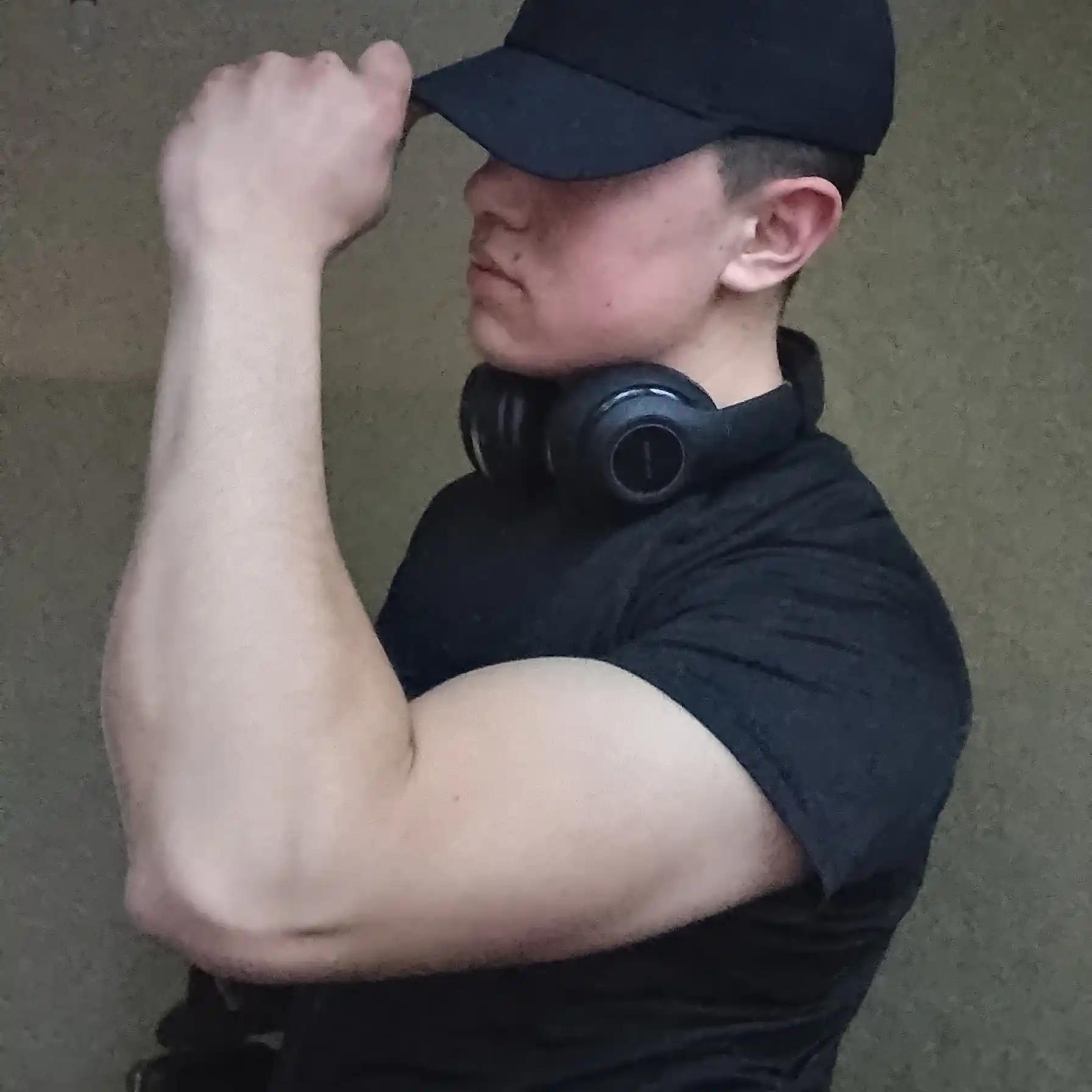 Erkaklar uchun mashg‘ulotlar, fitnes va yakkakurashlar uchun sport, kompression rashgard