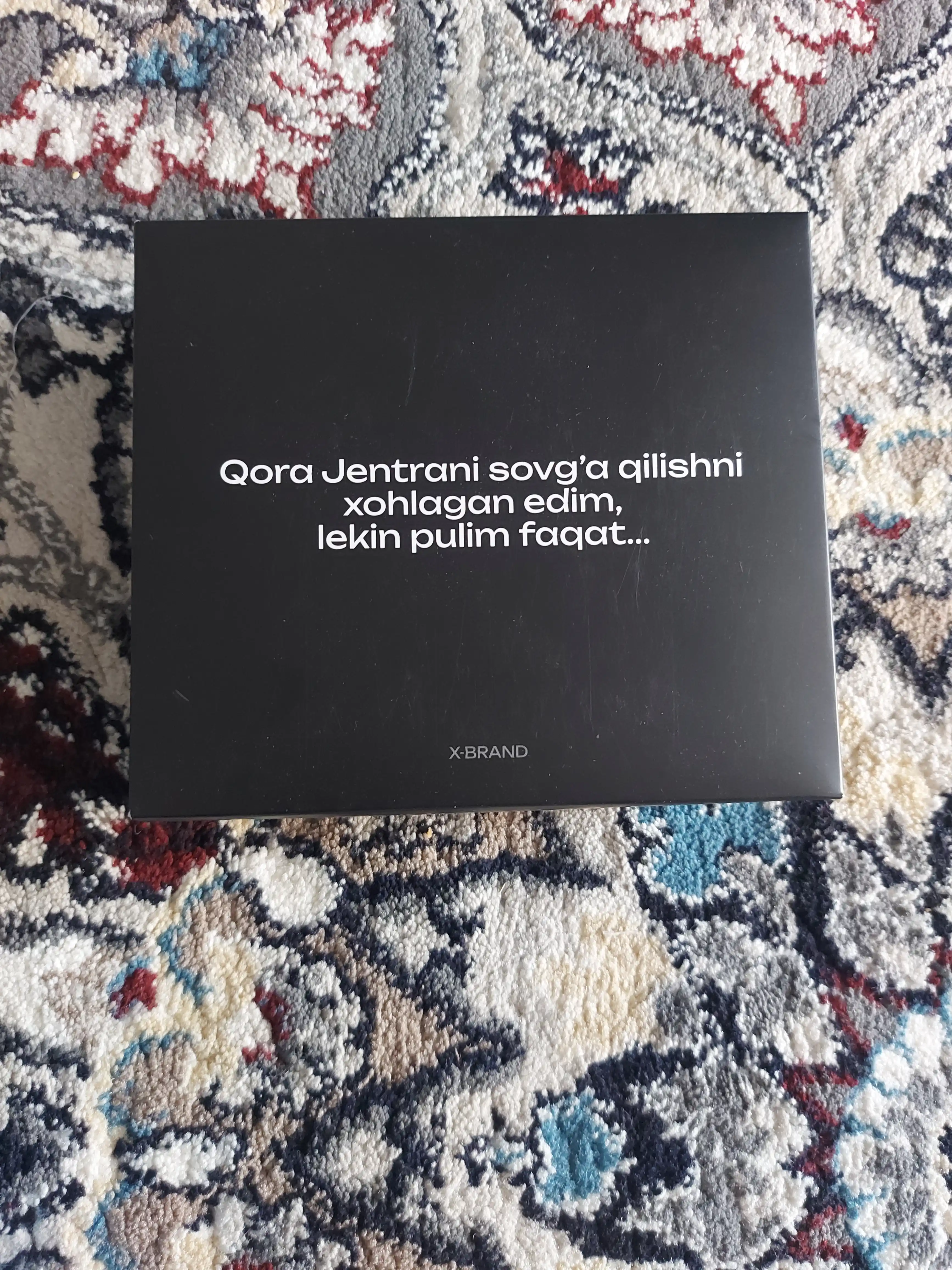Erkaklar ichki kiyimi va paypoqlar, sovg‘a to‘plami 4+4, sovg‘a qutisida