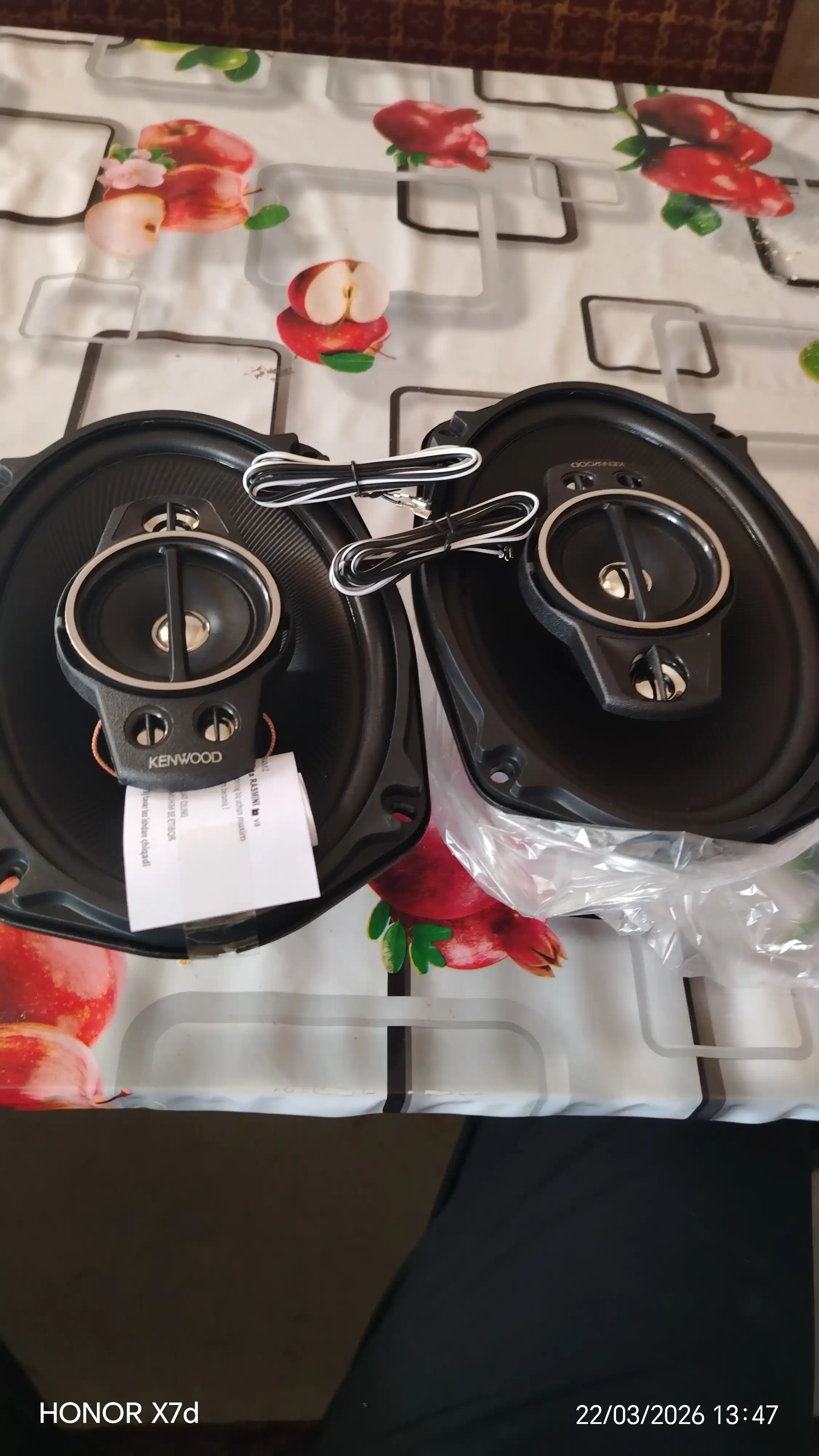 Kenwood 700 Вт 2 универсальные колонки  с басами и сочным звуком, усилитель не требуется