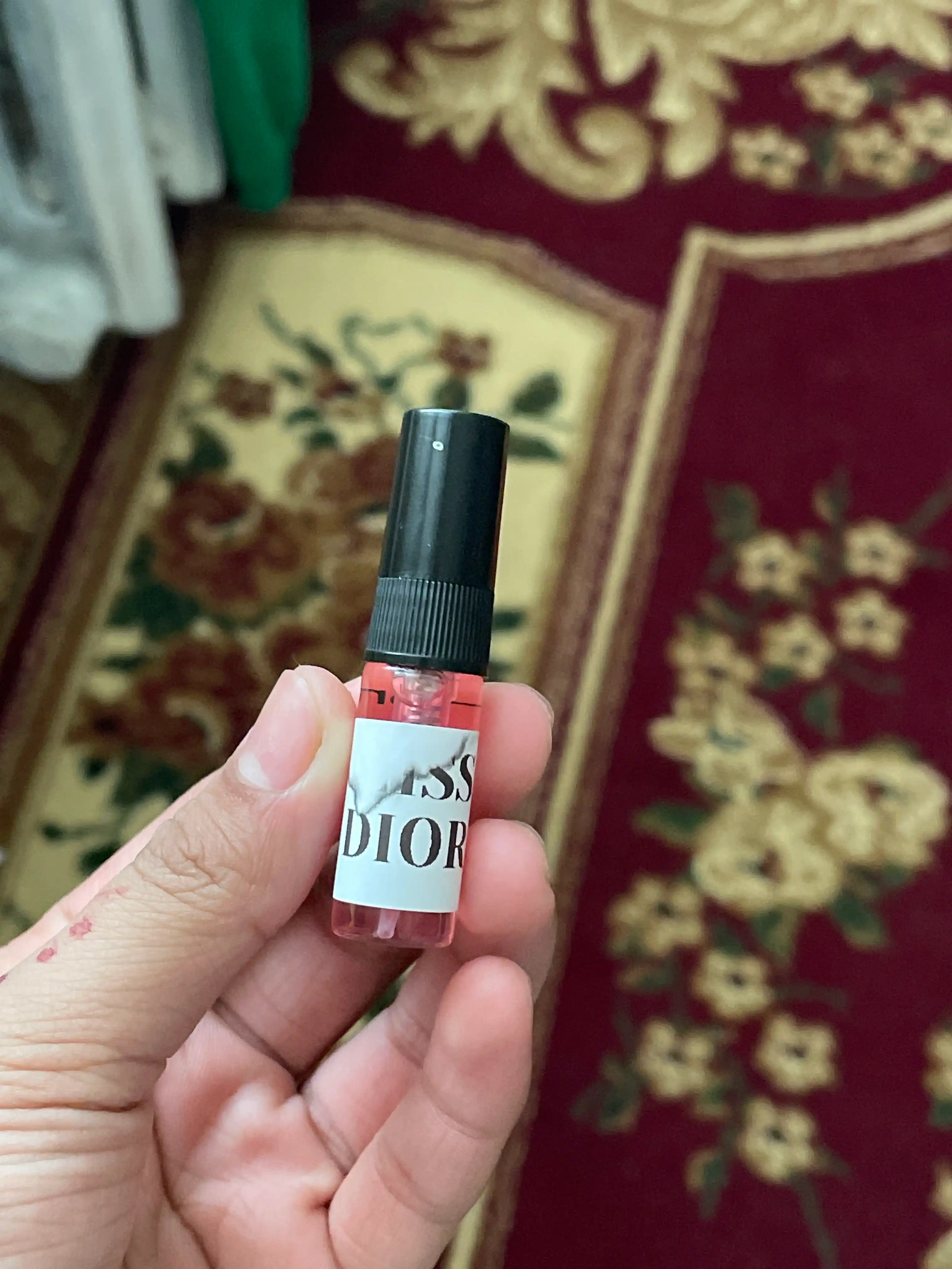 Miss Dior — это элегантный и соблазнительный женский парфюм