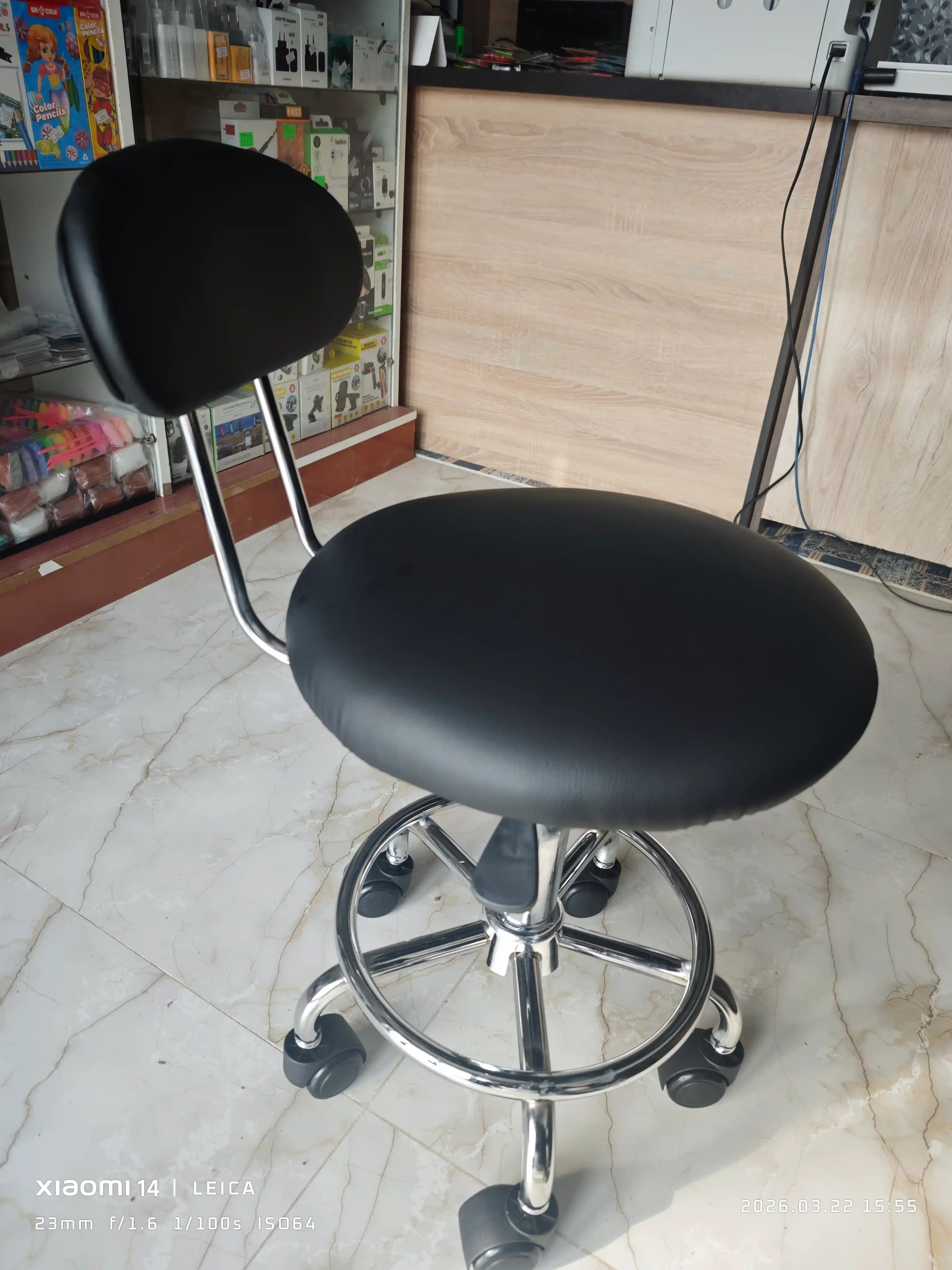 Dafnaning KLINIKAL bar stuli, qora