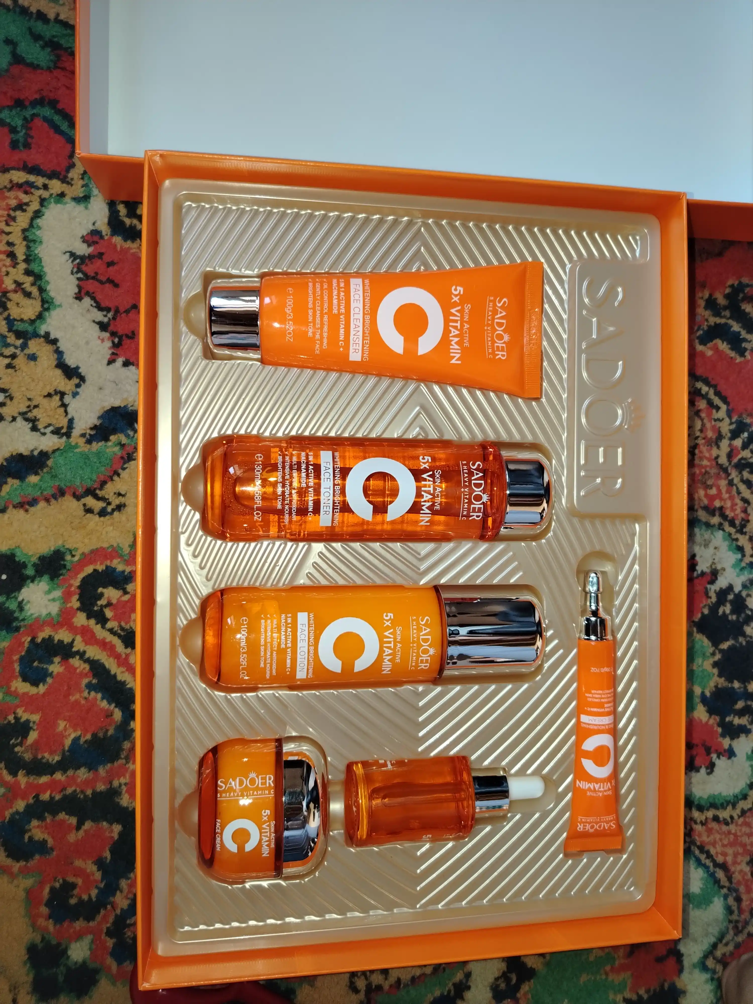 Sadoer yuz to'plami, 6 dan 1 gacha, yoshartiruvchi,  vitamin C bilan