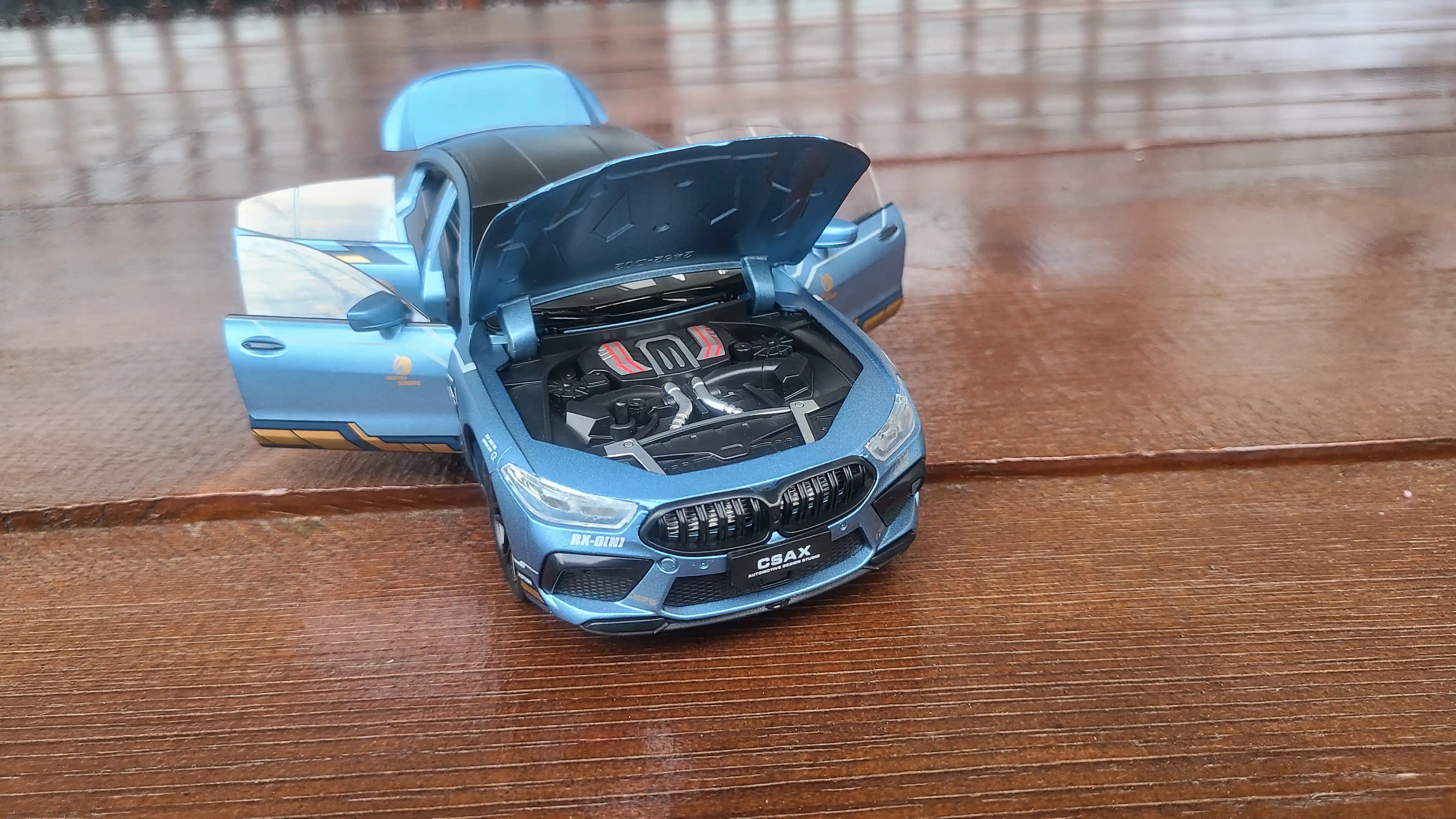 Kolleksion model BMW M8, 1:24, 21 sm