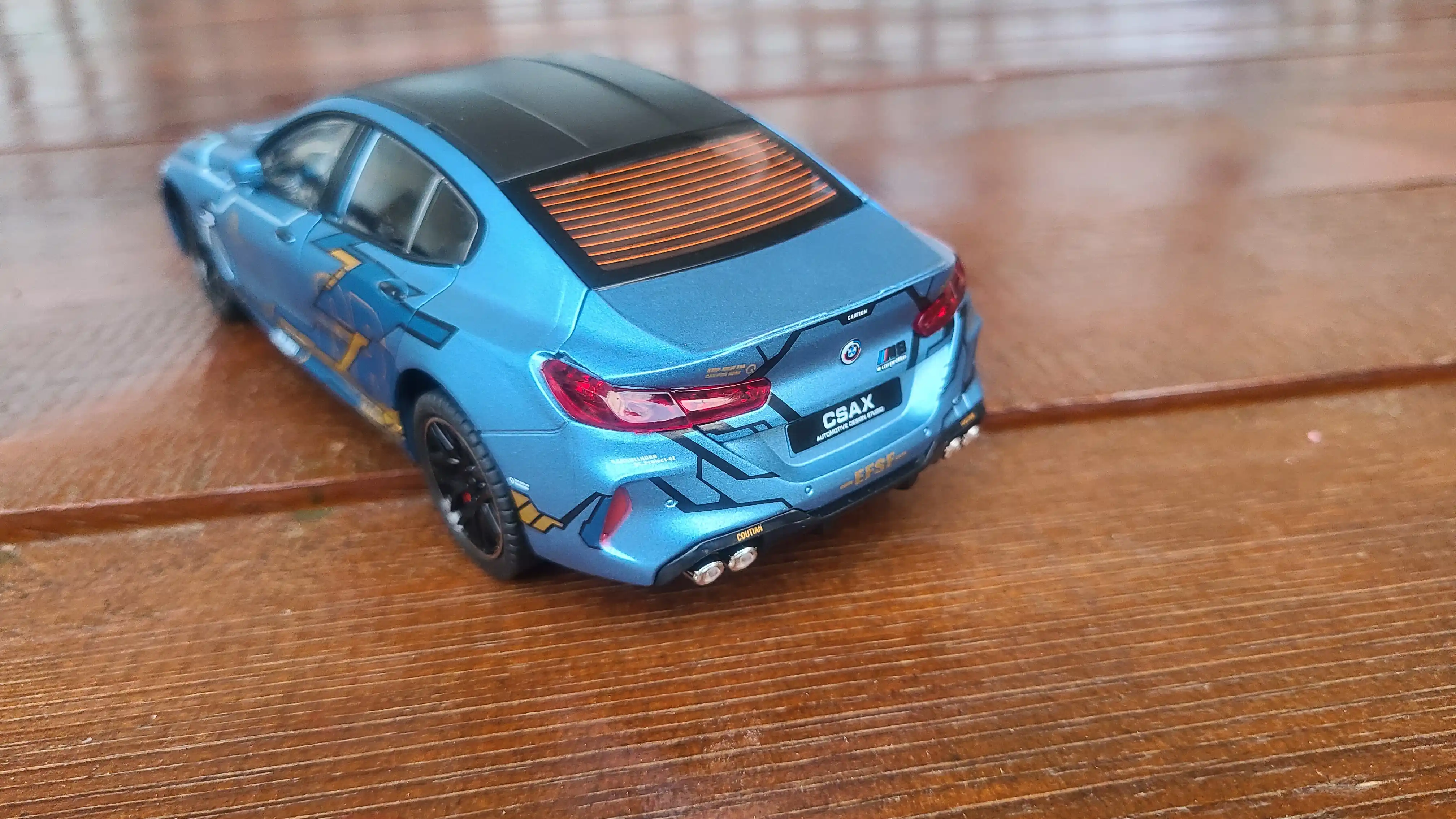 Kolleksion model BMW M8, 1:24, 21 sm