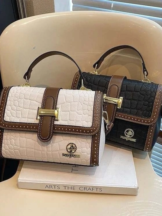 Ayollar charm sumkasi, o'ziga xos dizayn, zamonaviy uslub