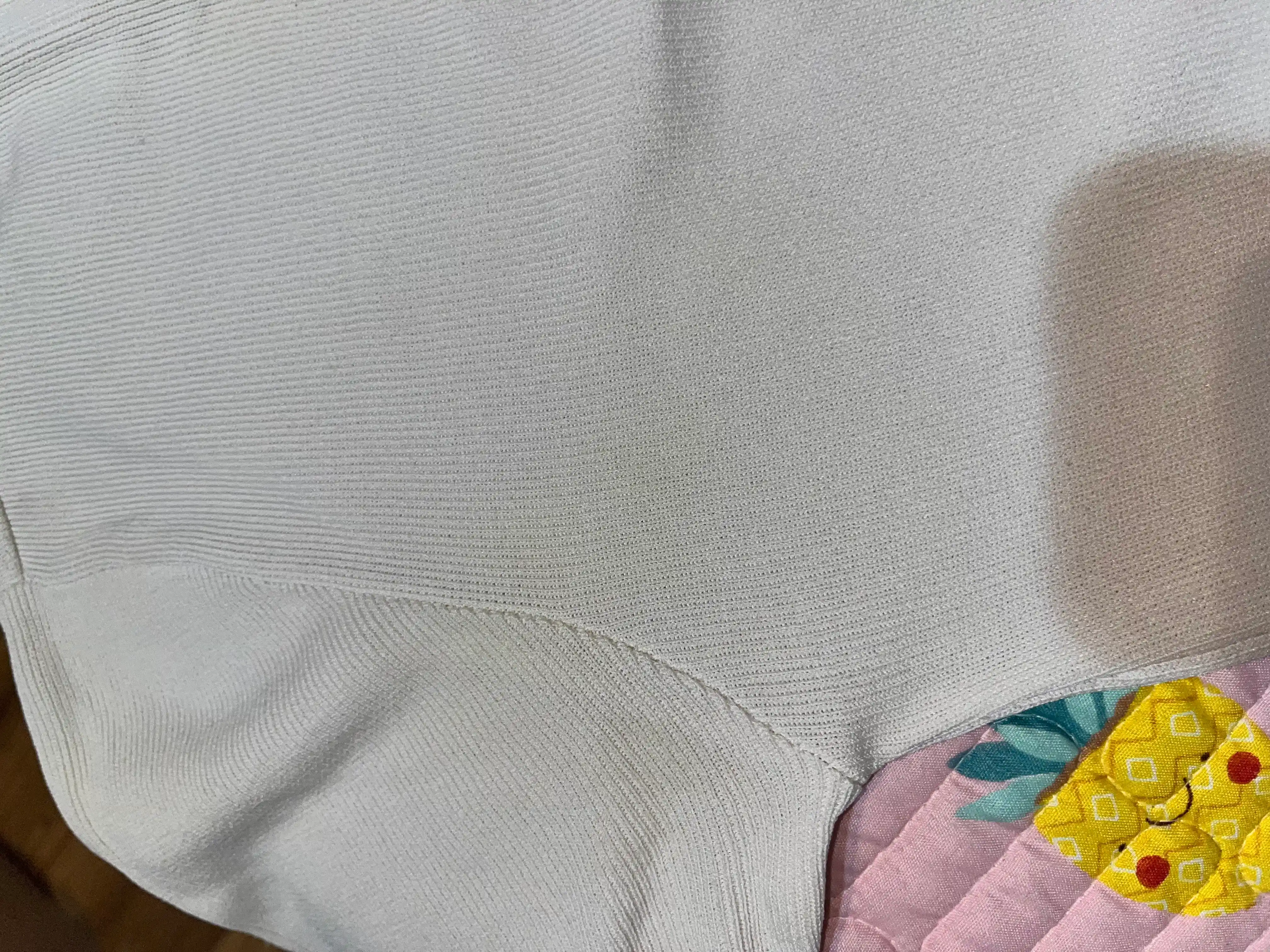 Ayollar futbolkasi Slimfit Kioko, ayollar sport rashgardi