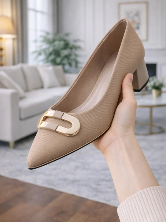 Ayollar uchun elegant poshnali tufli, uchli burunli, nafis va zamonaviy model
