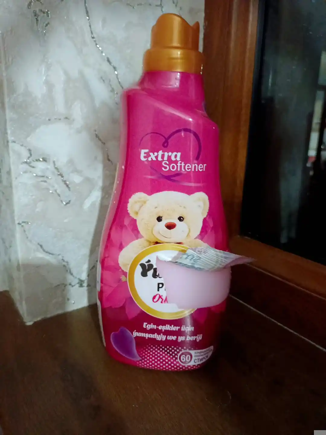 Kir yuvish uchun konditsioner YUMSA, kiyimlarga hid beradi, 1440 ml, 3 kg
