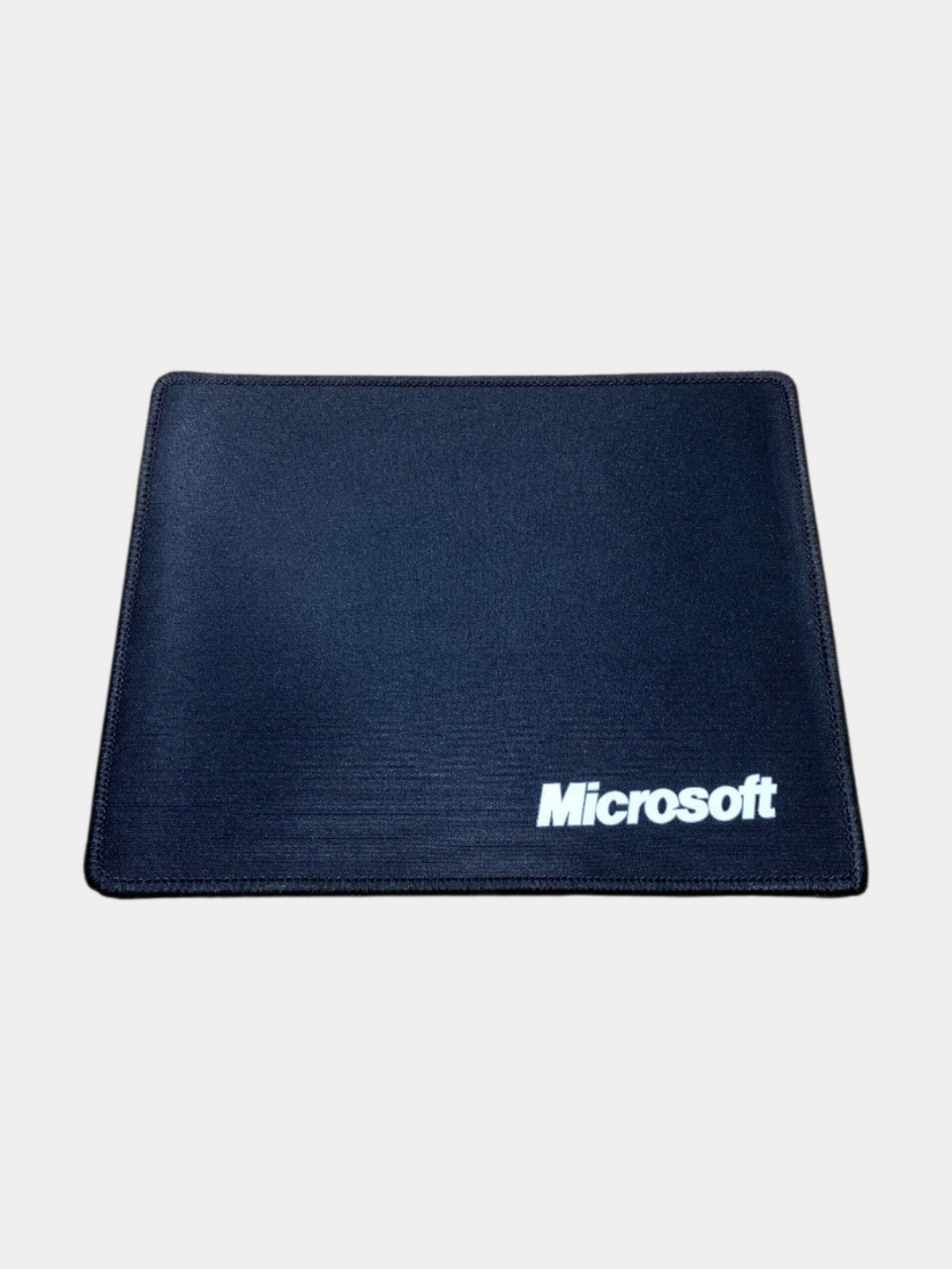 Качественный коврик для мыши (mousepad) в классическом и брендовом дизайне - 
