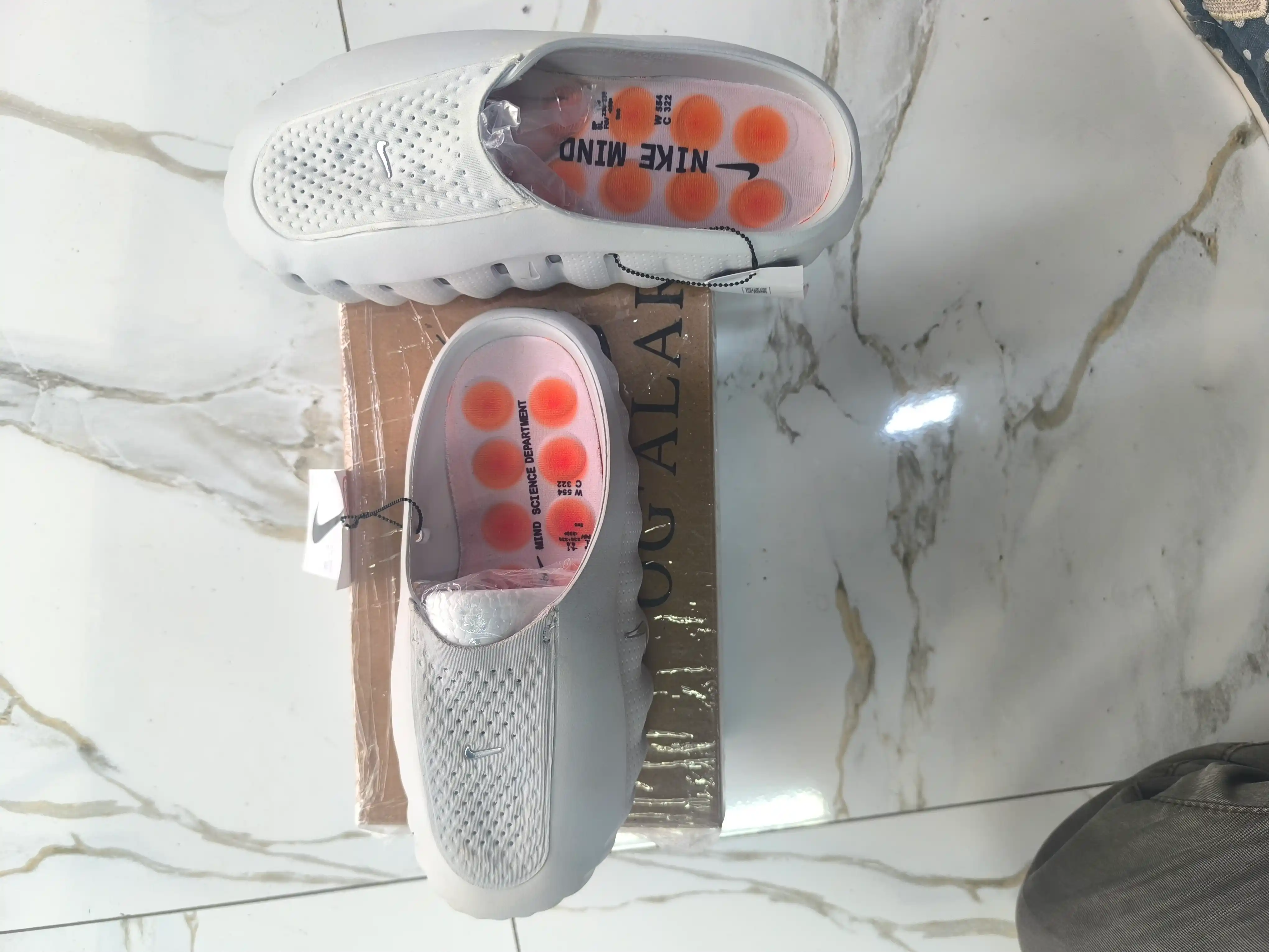 NIKE MIND 001 erkaklar shippaklari sport uchun maxsus, 2 razmer kattasi oling