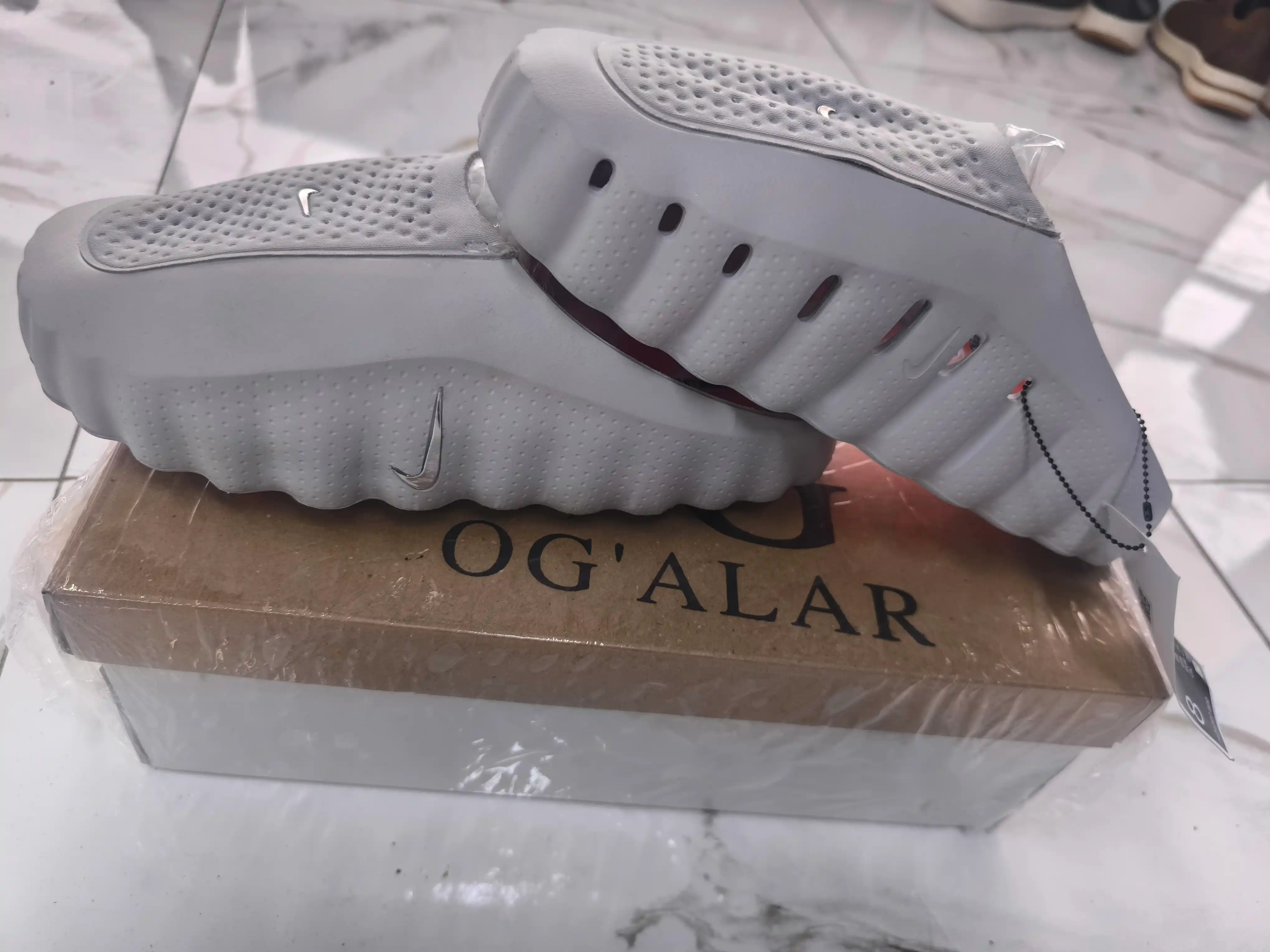 NIKE MIND 001 erkaklar shippaklari sport uchun maxsus, 2 razmer kattasi oling