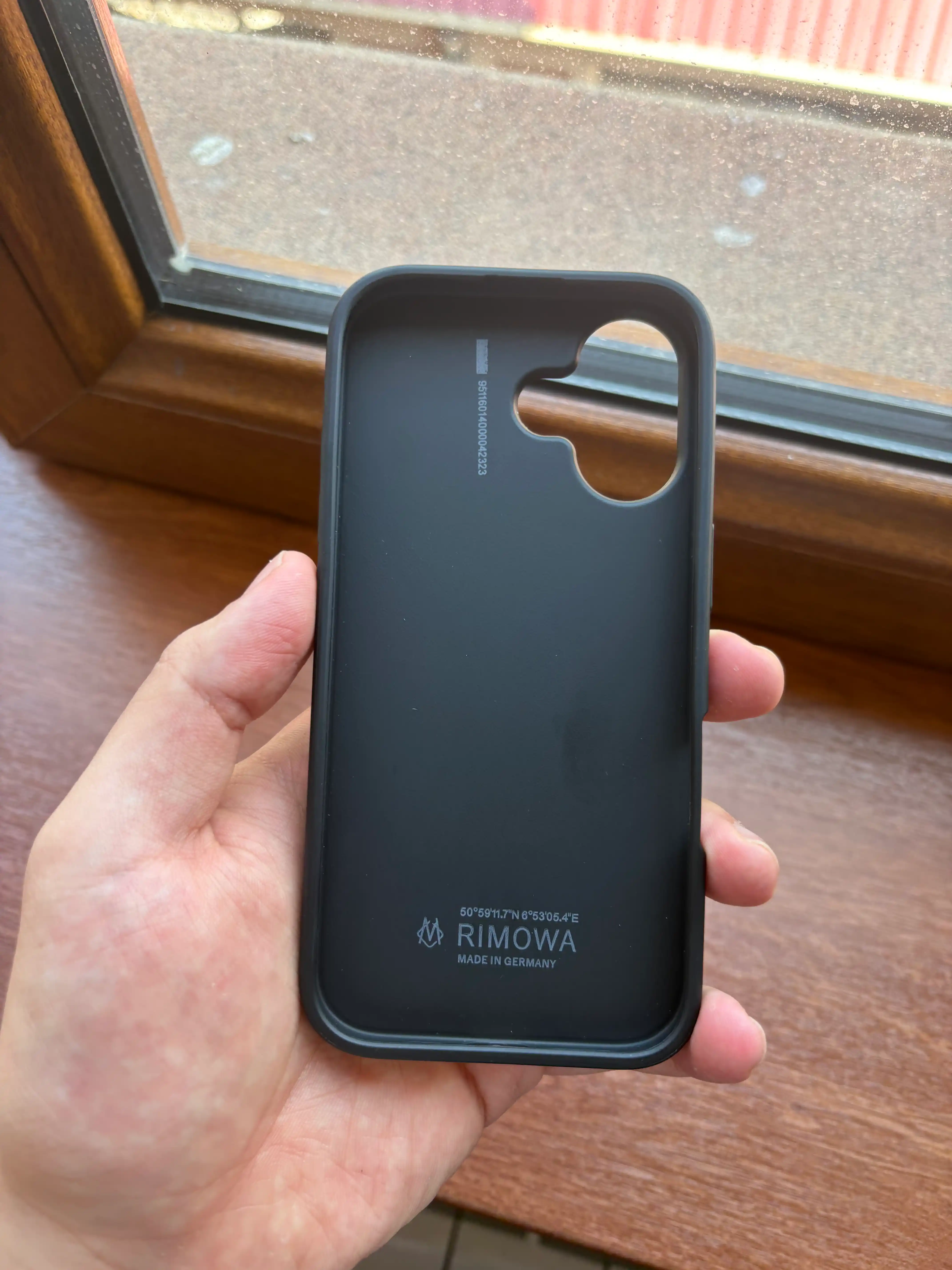 IPhone 16 va iPhone 17 uchun Rimowa telefon g‘ilofi, zarbaga chidamli, himoyalovchi