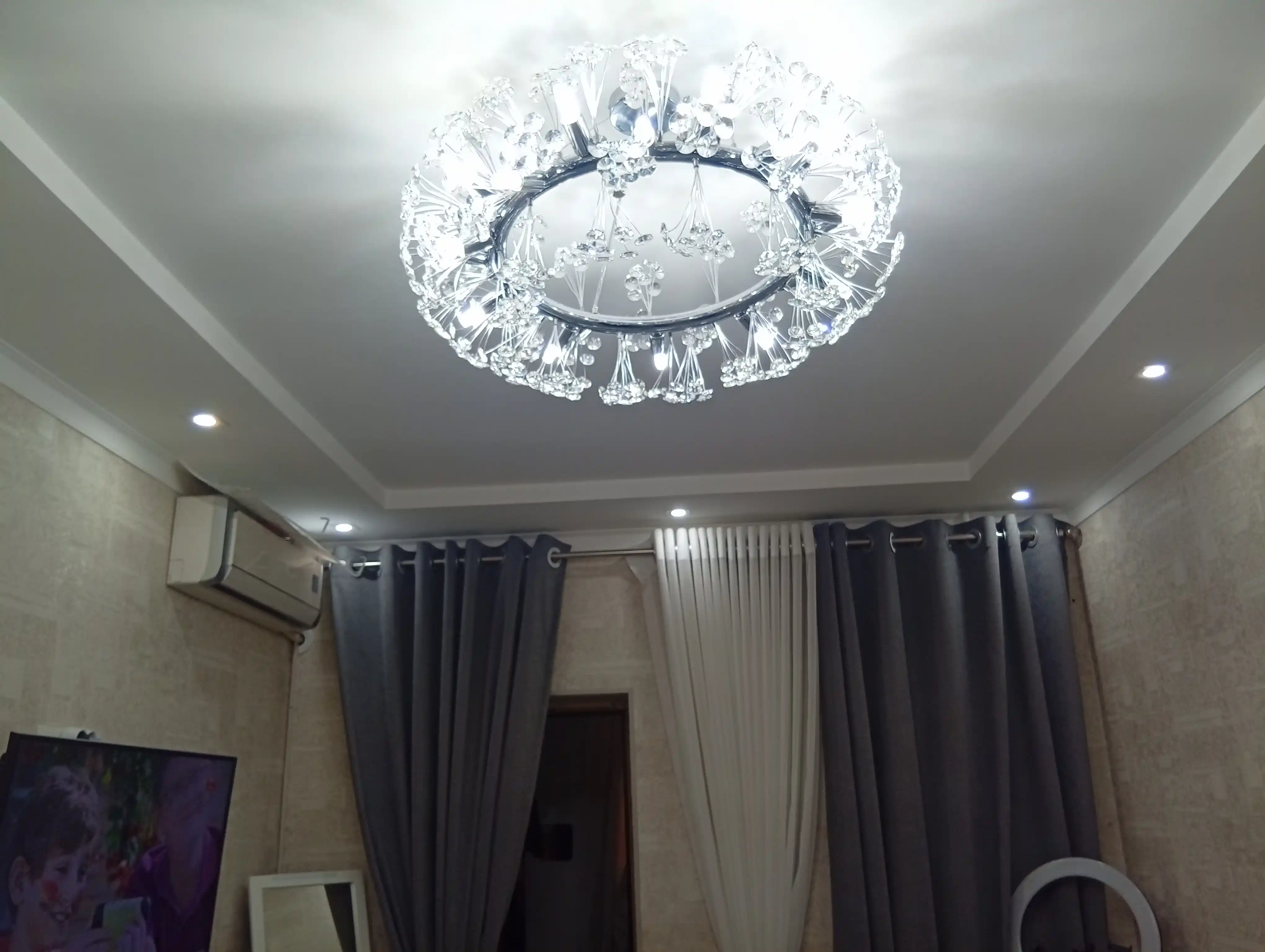 "ODUVANCHIK" BILLUR QANDIROG‘I Ø 60/80 SM 11/20 LAMPA OLTIN / KUMUSH RANGLI, NAFIS DIZAYNLI