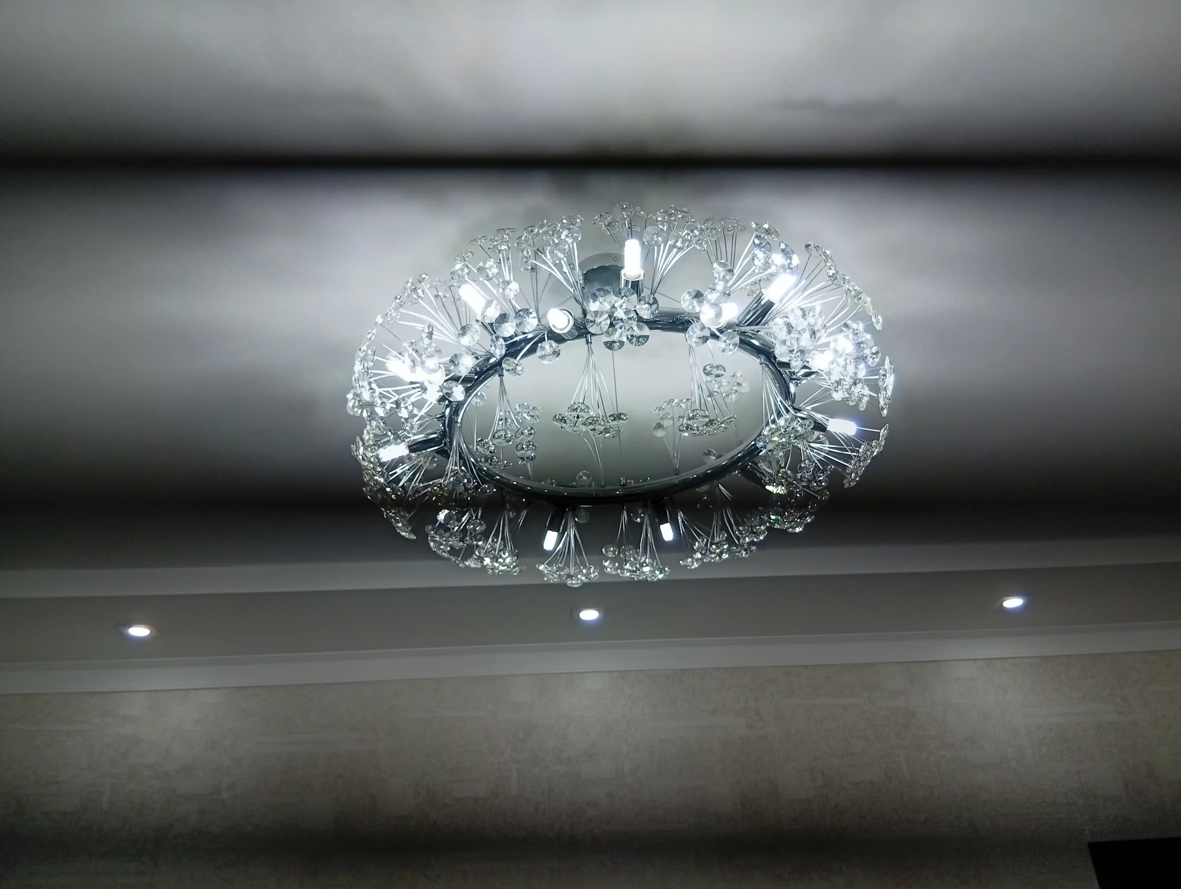"ODUVANCHIK" BILLUR QANDIROG‘I Ø 60/80 SM 11/20 LAMPA OLTIN / KUMUSH RANGLI, NAFIS DIZAYNLI