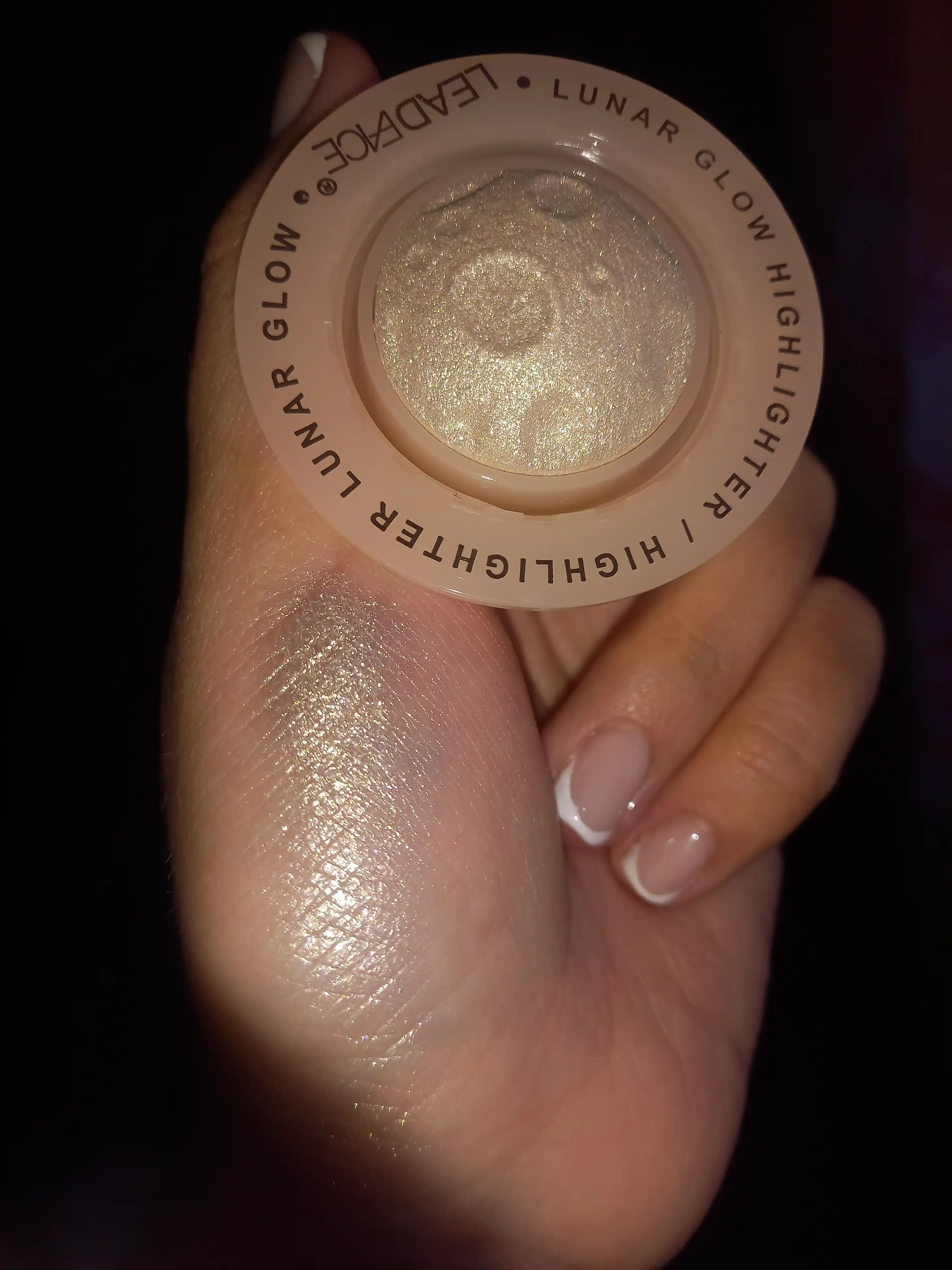 LEADFACE Lunar Glow yuz uchun хайлайтер yorqin kremli shimmer