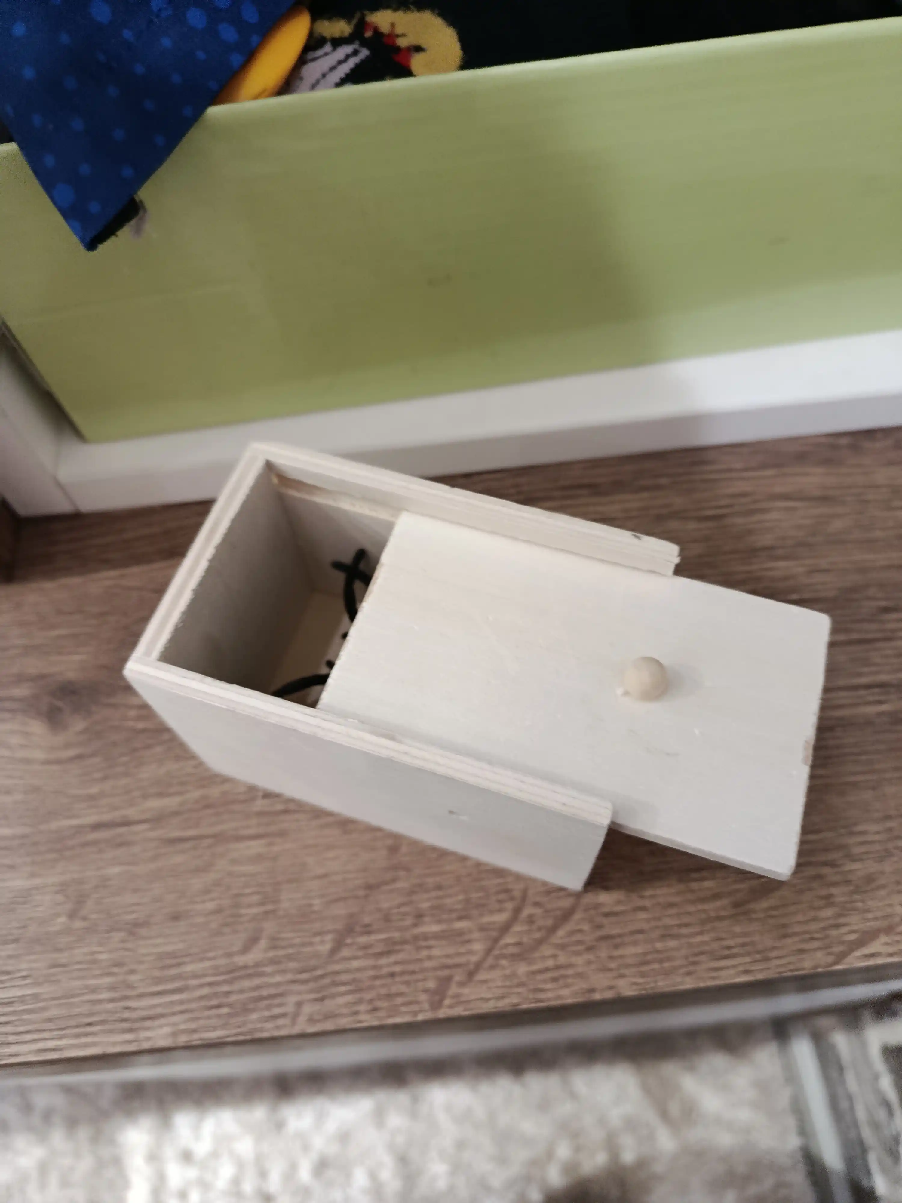 Паук из коробки, игрушка прикол (пранк)