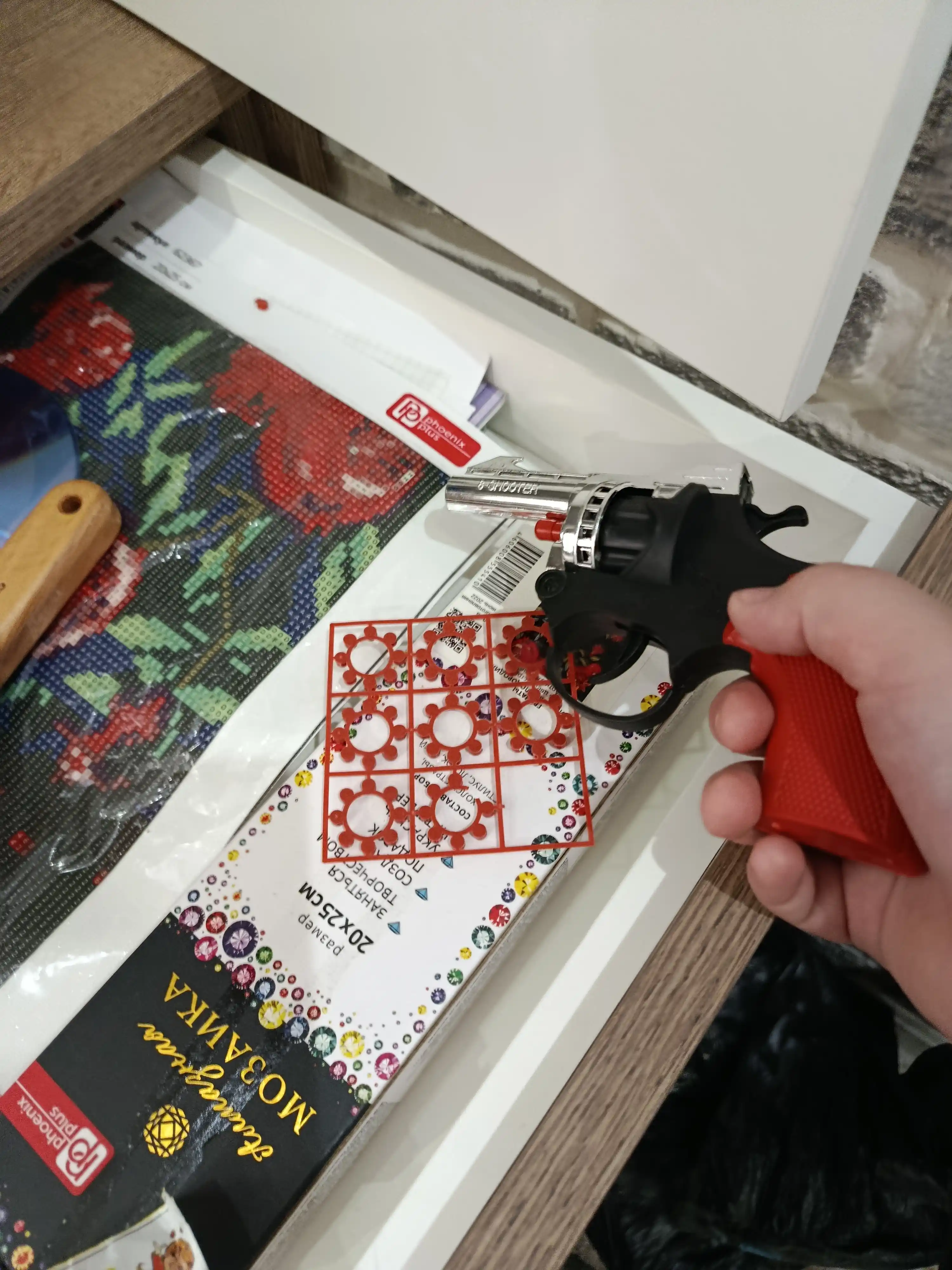 Игрушечный револьвер для детей, с 8-зарядными пистонами, со звуком и дымовым эффектом