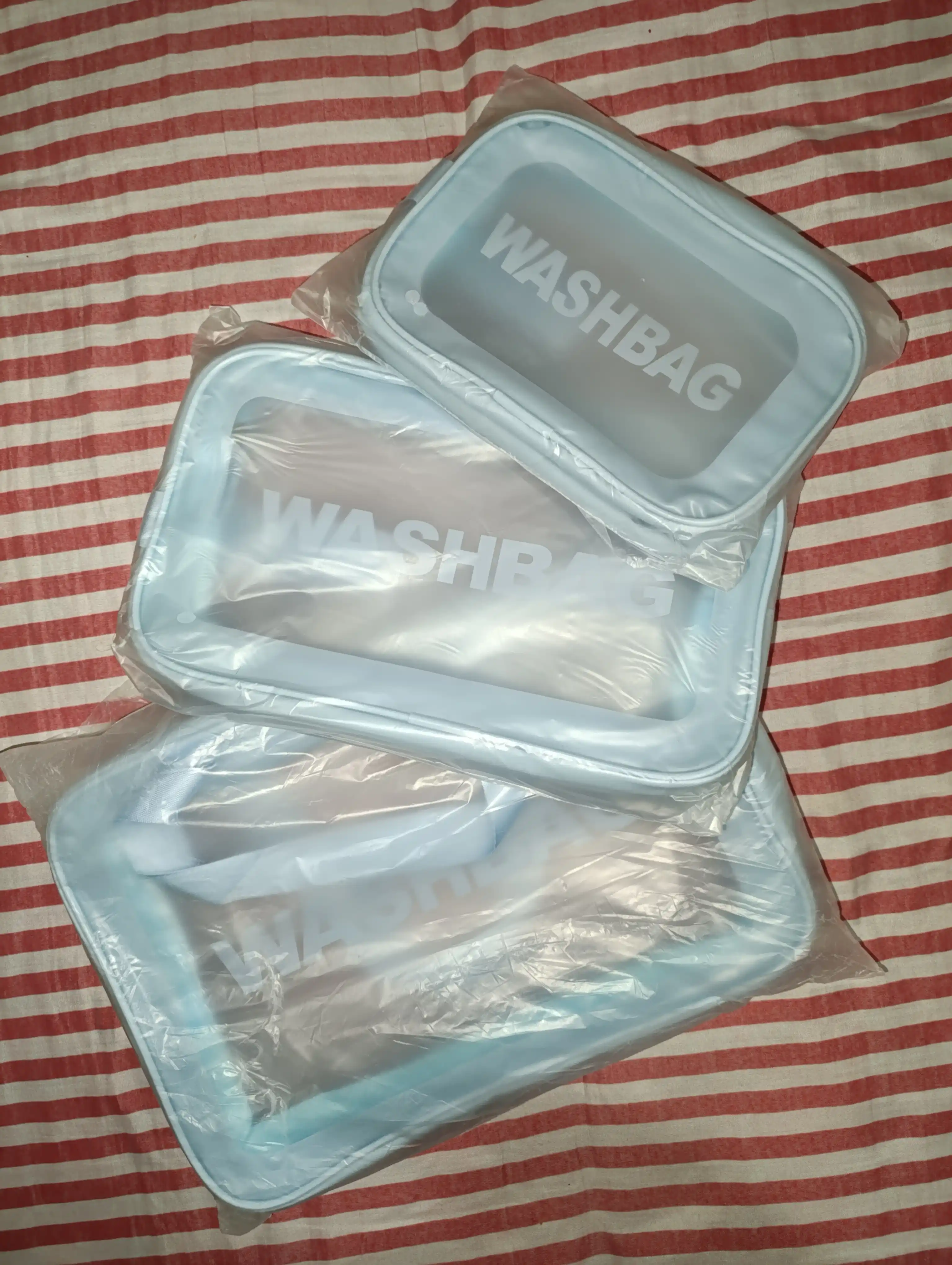 “WASHBAG”  3 xil o‘lchamli va 4 rangli suv o‘tkazmaydigan kosmetik sumkalar  (PVX-neylon)