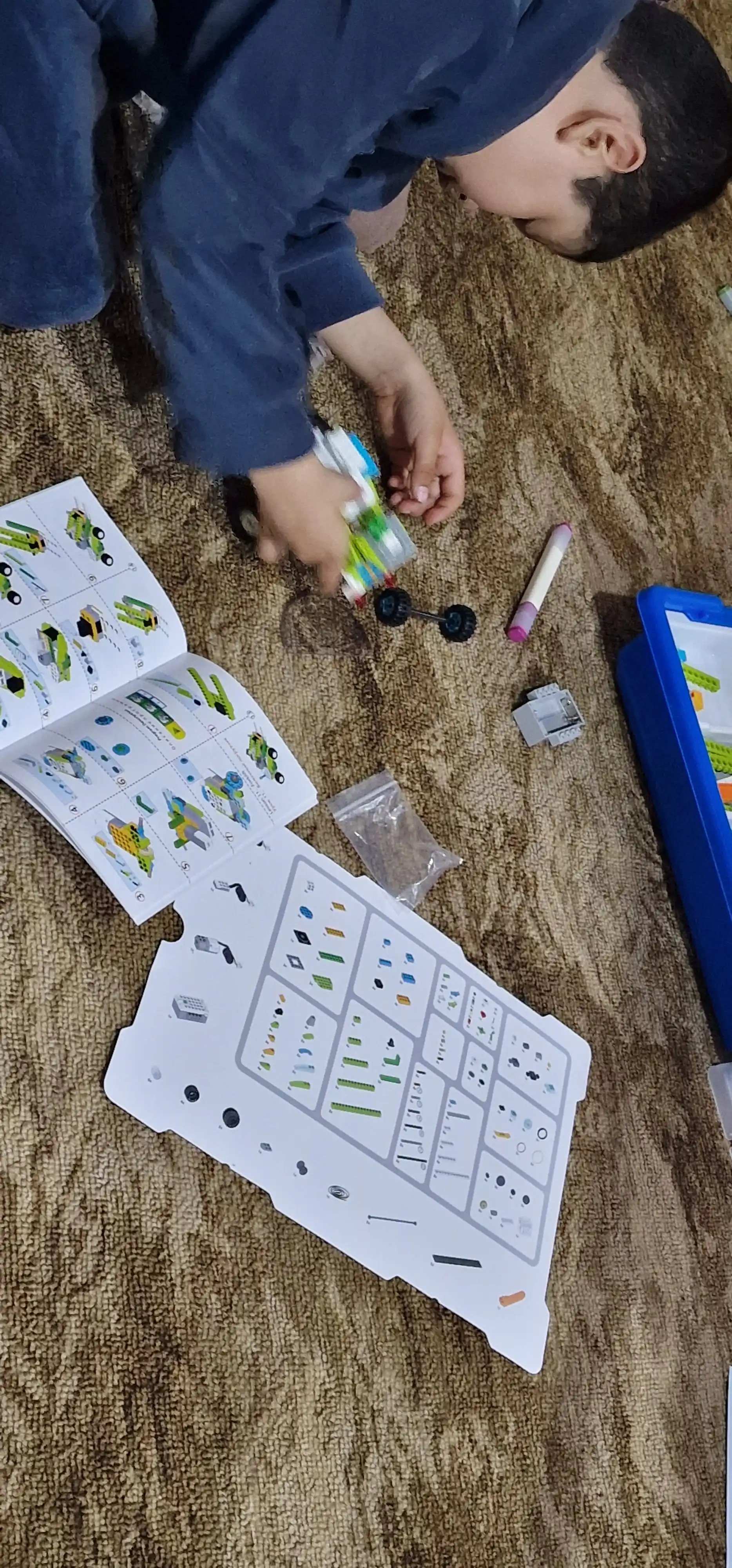 LEGO WeDo 2.0 konstruktori, akkumulyator va 2 ta motorchikli – robototexnika, 800+ model