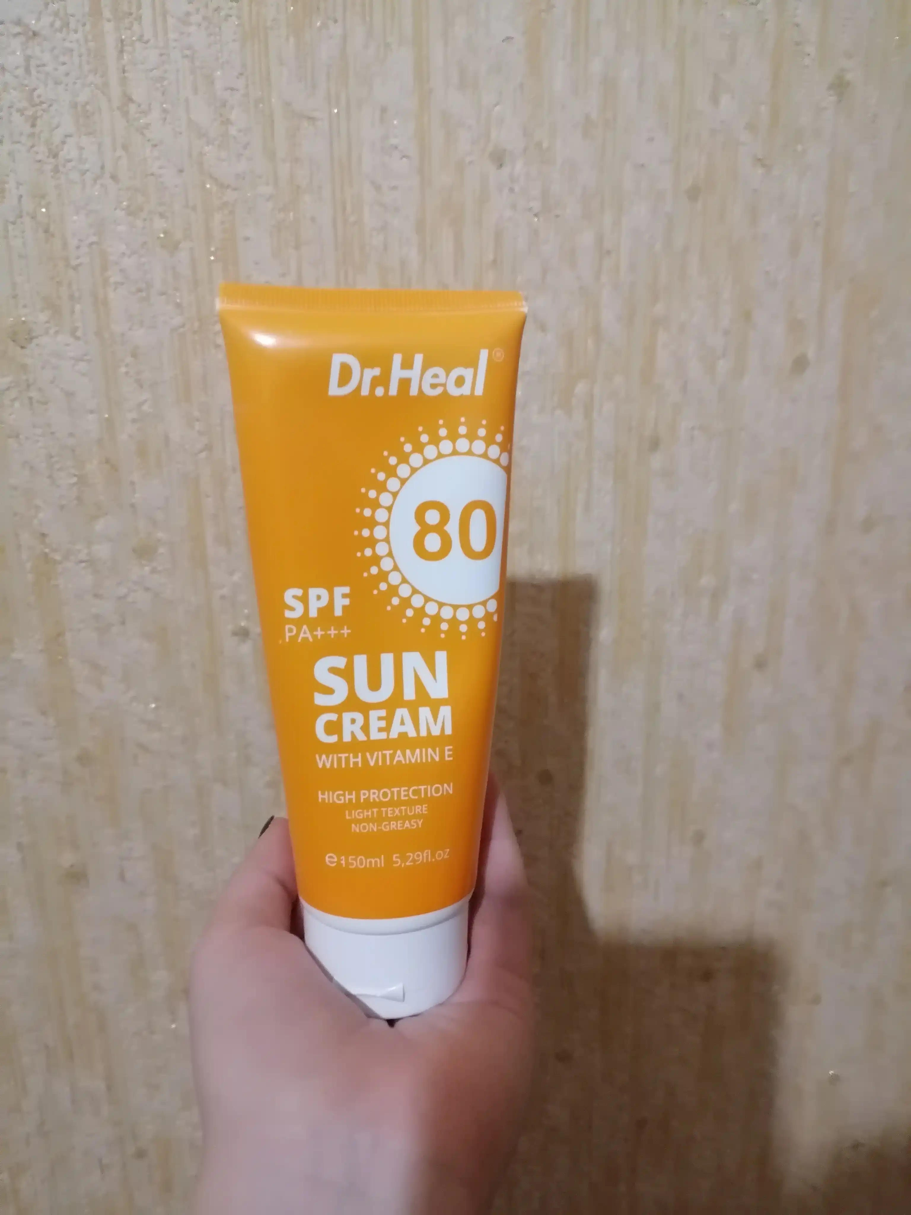 Quyoshdan himoyalovchi krem Dr.Heal Sun Cream SPF 80 PA+++, E vitamini, kokos moyi, 150 ml