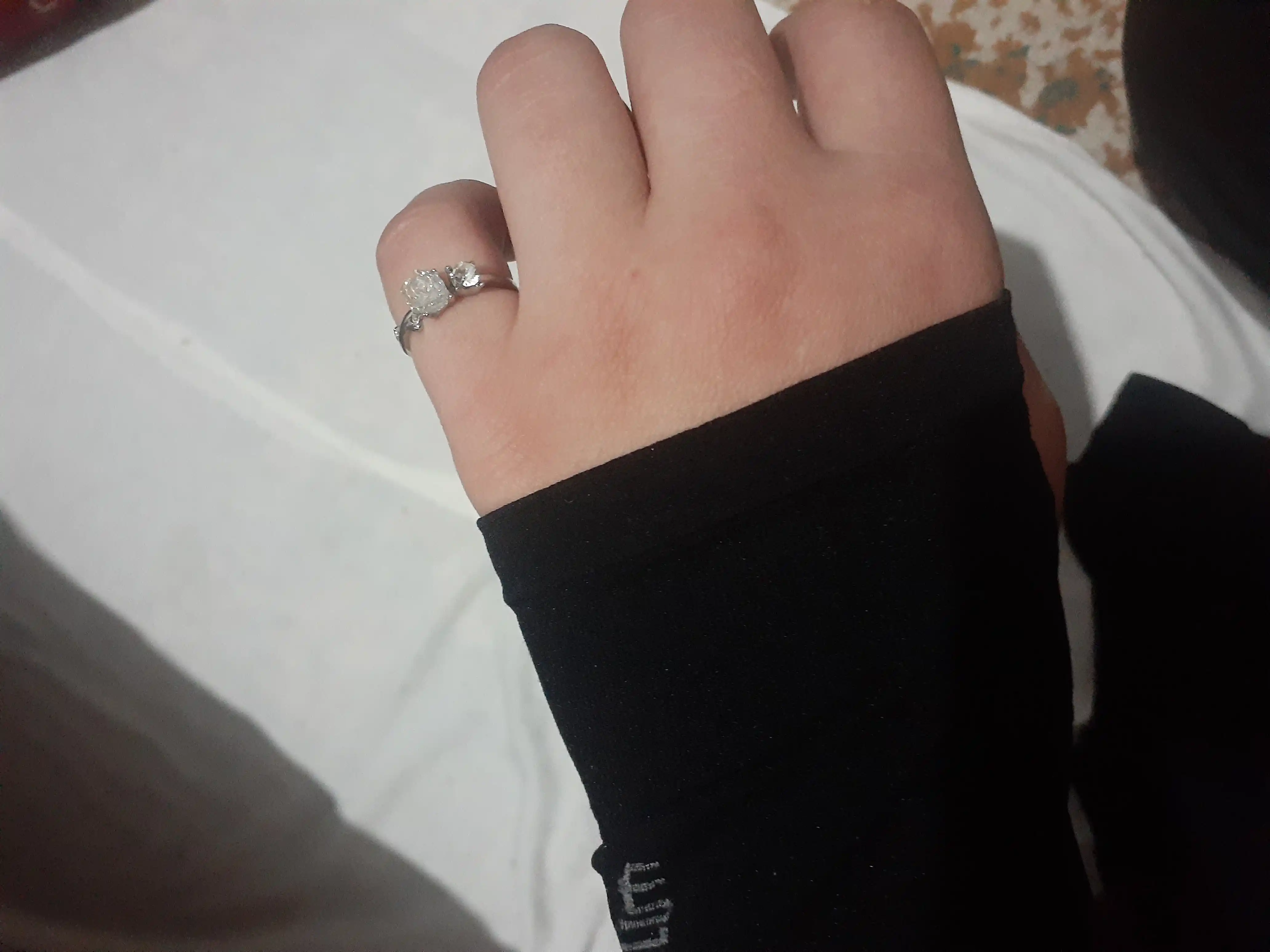Ayollar uzugi gullar bilan