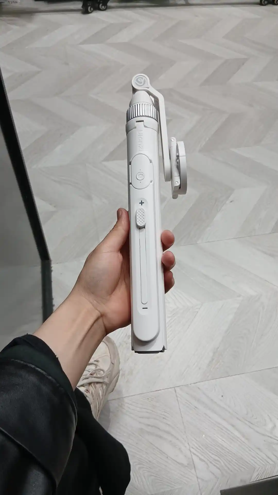 Ulanzi TT88 MagSafe — профессиональная 4-в-1 селфи-палка, с пультом и креплением Cold Shoe