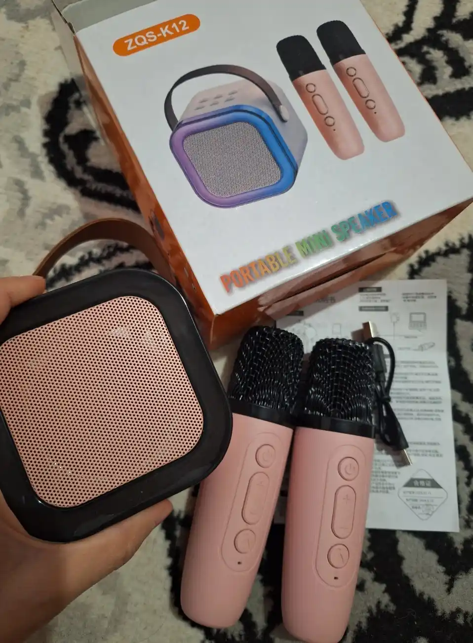 Karaoke uchun 2 ta mikrofonli portativ Bluetooth kalonka K12, karnay, RGB