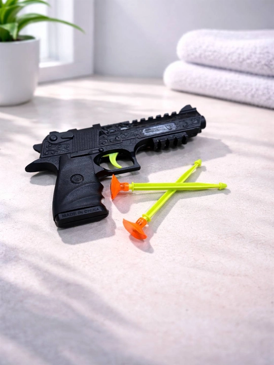 O‘yinchoq pistolet prisoskali o‘qlar bilan, bolalar uchun plastik  - 