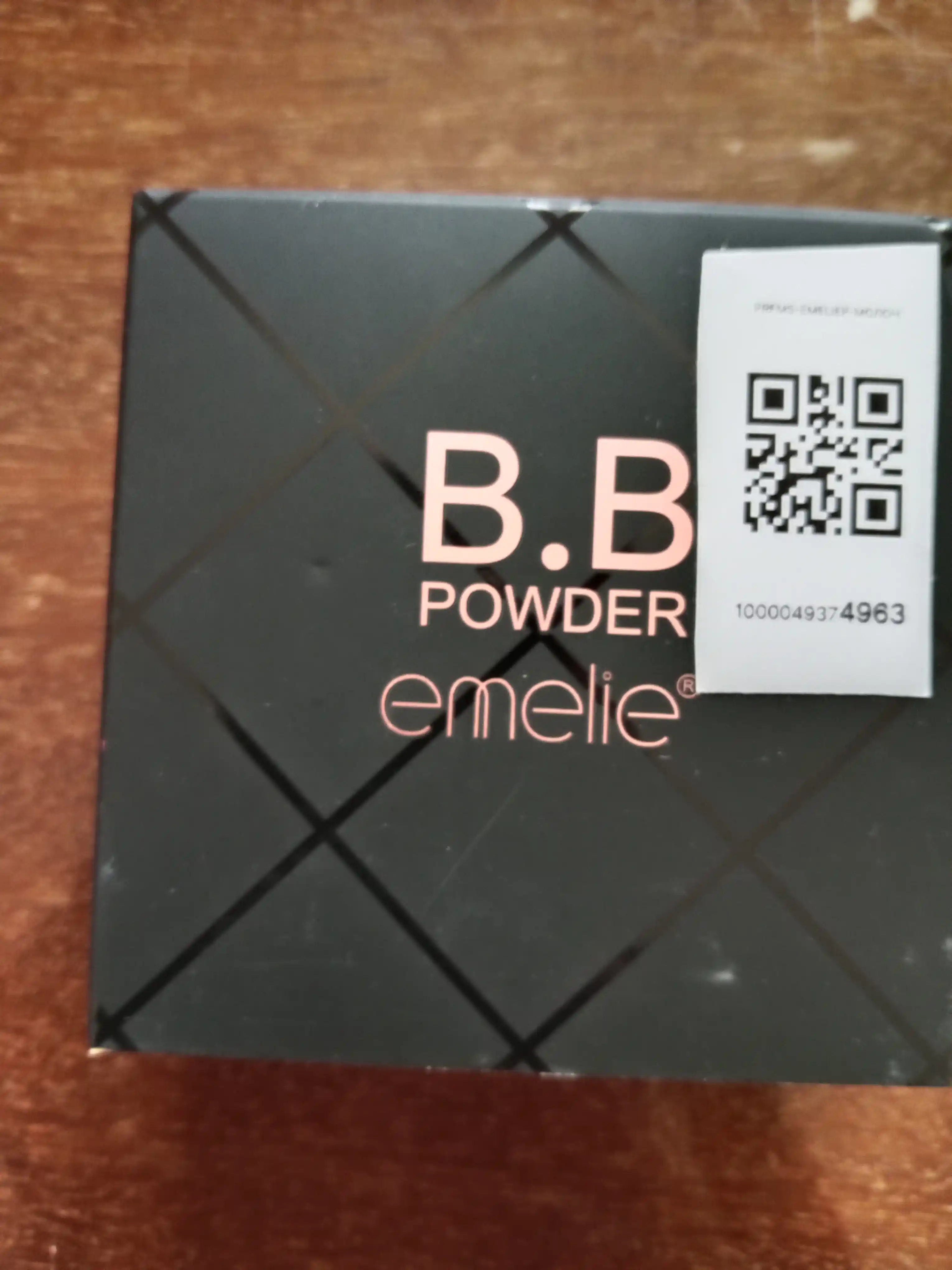 Yuz uchun matlovchi krem-upa B.B Powder Emelie, 01 va 02, 2 tasi 1 da, 24 soat, SPF 15