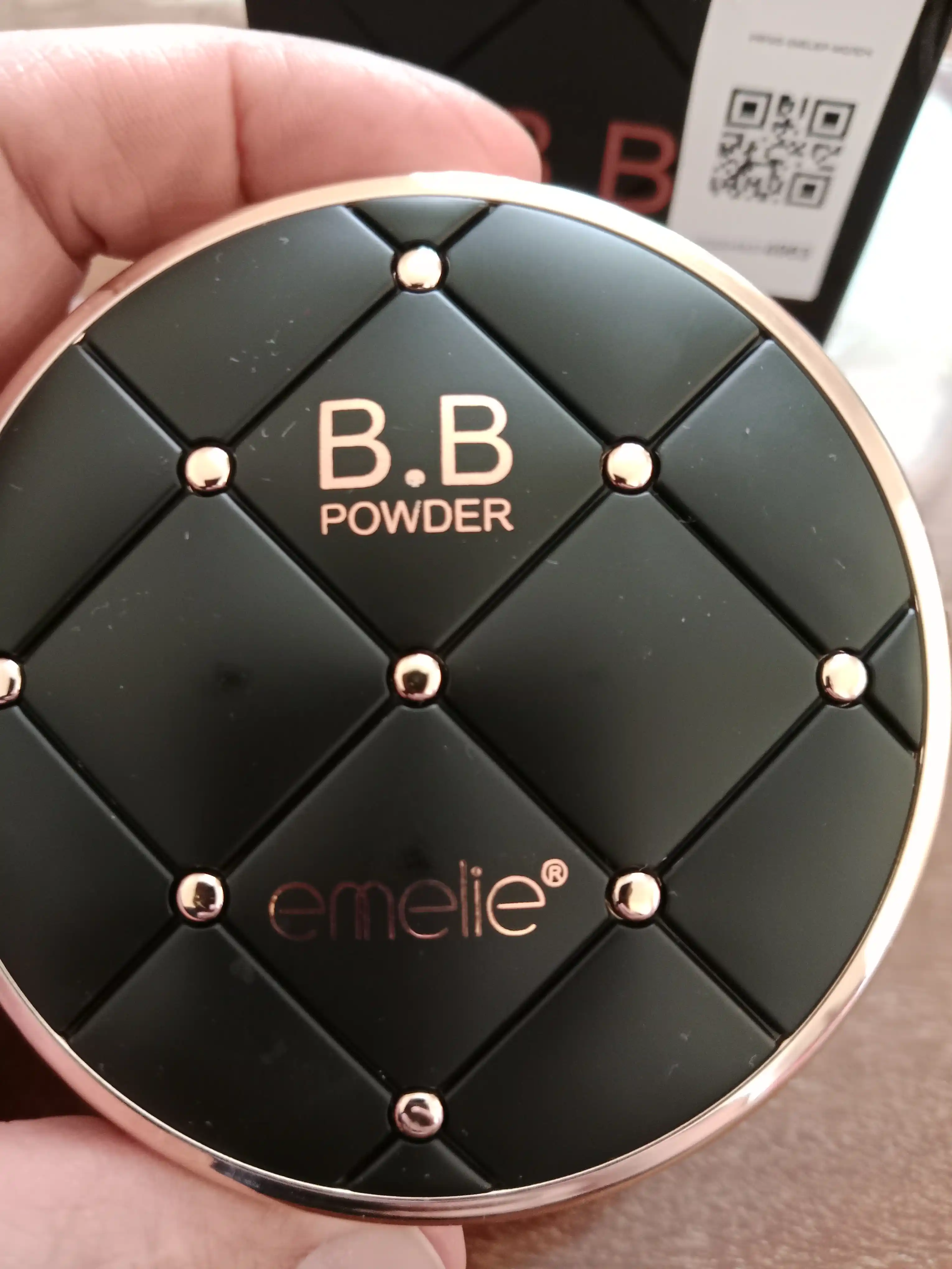 Yuz uchun matlovchi krem-upa B.B Powder Emelie, 01 va 02, 2 tasi 1 da, 24 soat, SPF 15