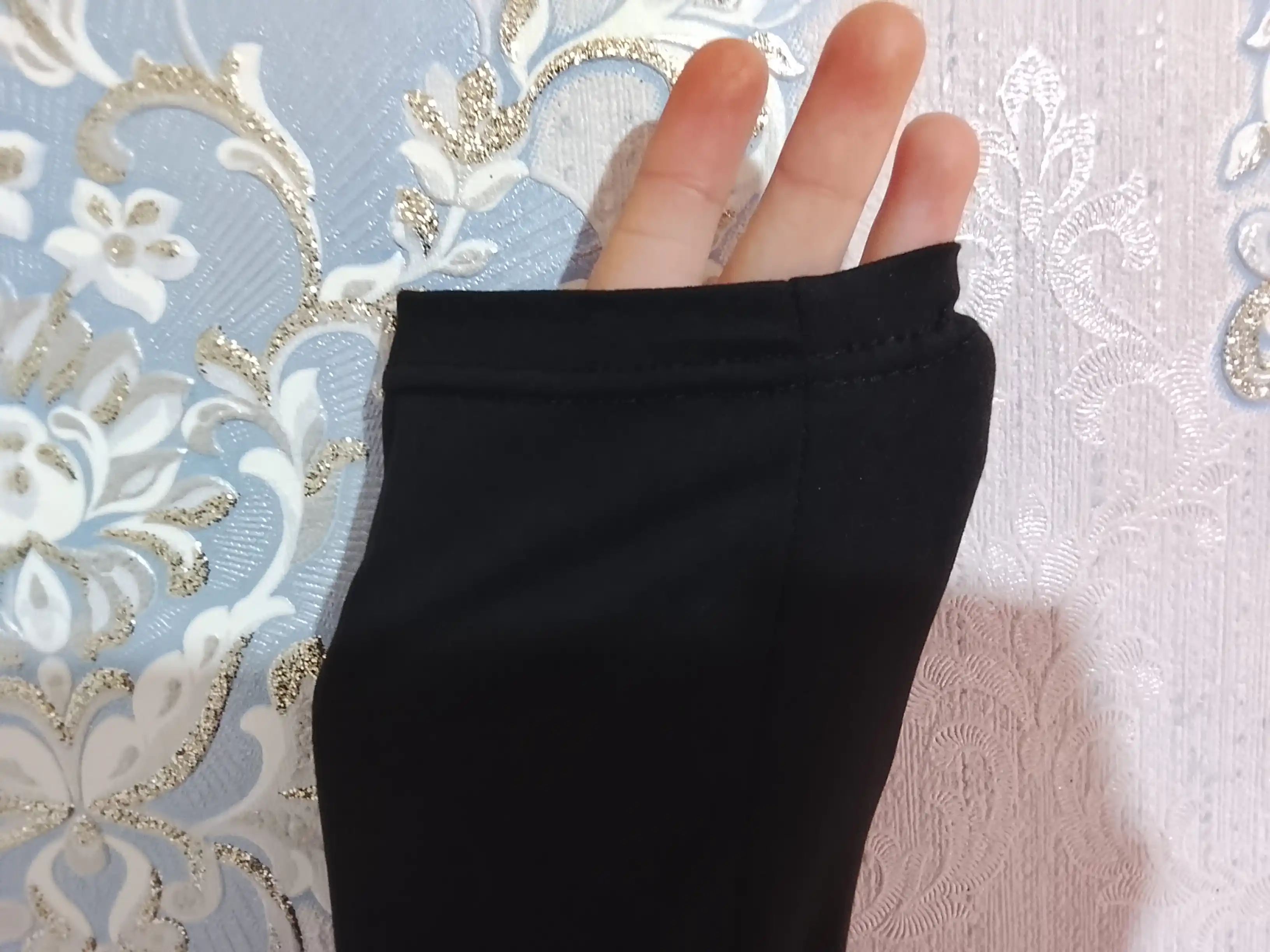 Ayollar uchun longsliv, asosiy, yopishib turadigan, uzun yengli