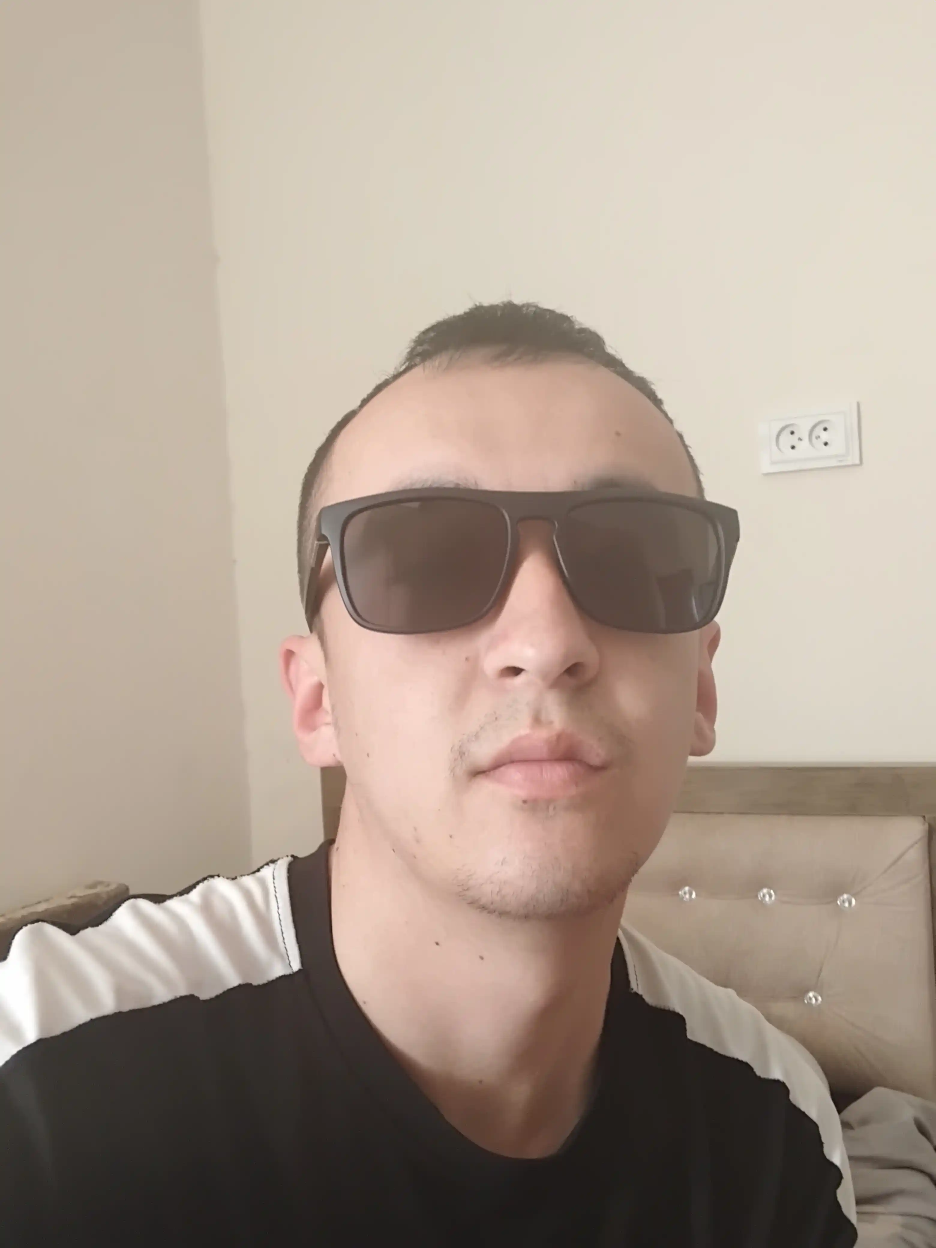 Erkaklar va ayollar uchun quyoshdan himoyalovchi, qutblangan, zarbaga chidamli ko‘zoynak