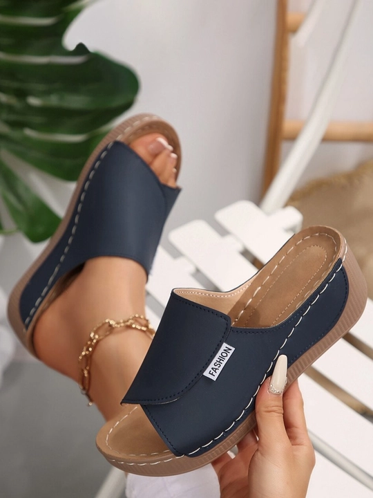 Женские босоножки на танкетке с открытым носком Fashion