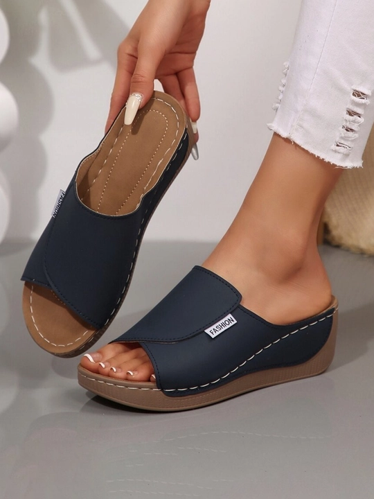 Женские босоножки на танкетке с открытым носком Fashion