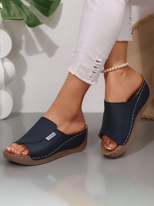 Женские босоножки на танкетке с открытым носком Fashion
