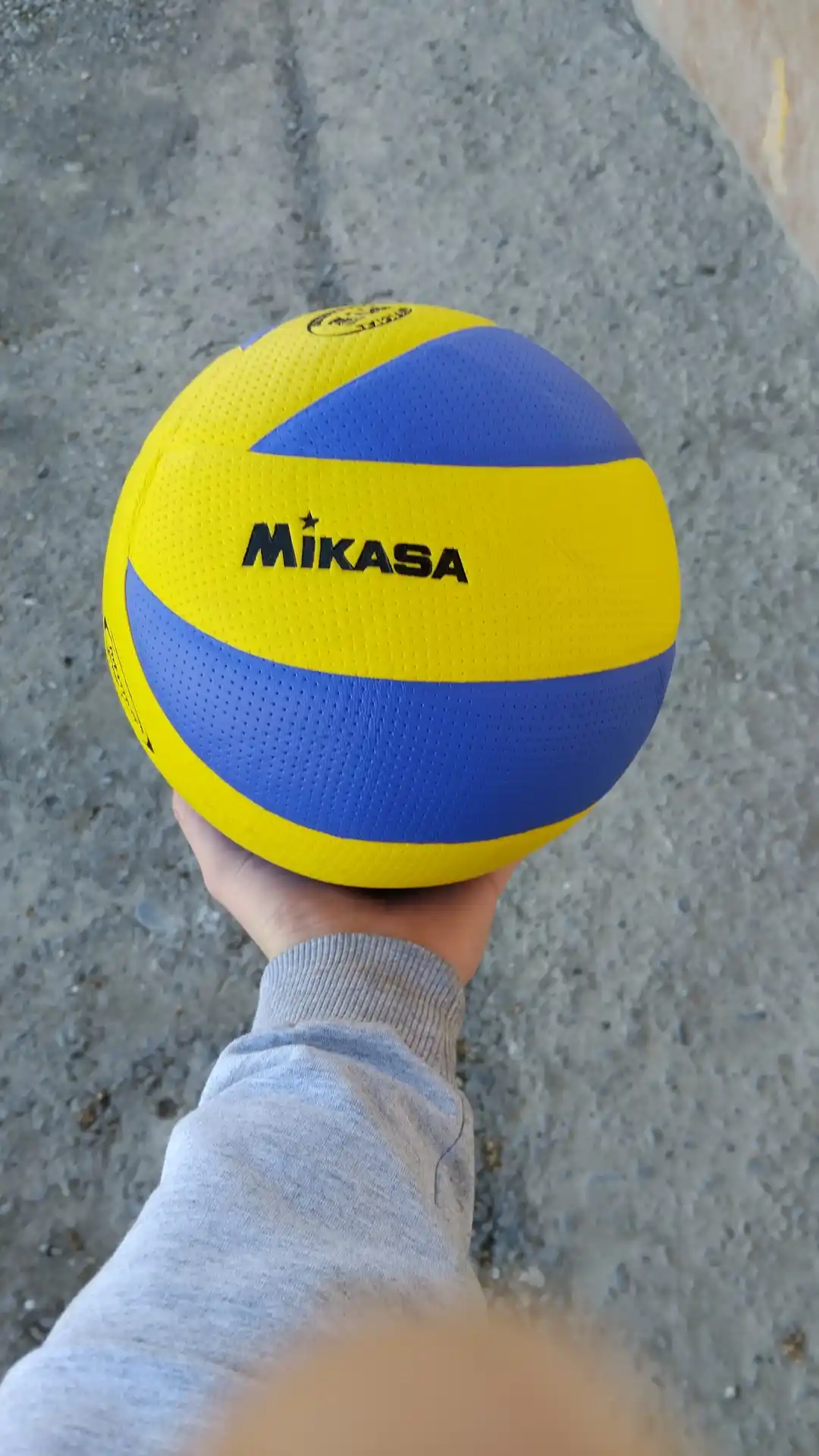 Voleybol to‘pi Mikasa №5 — mashg‘ulotlar va o‘yinlar uchun