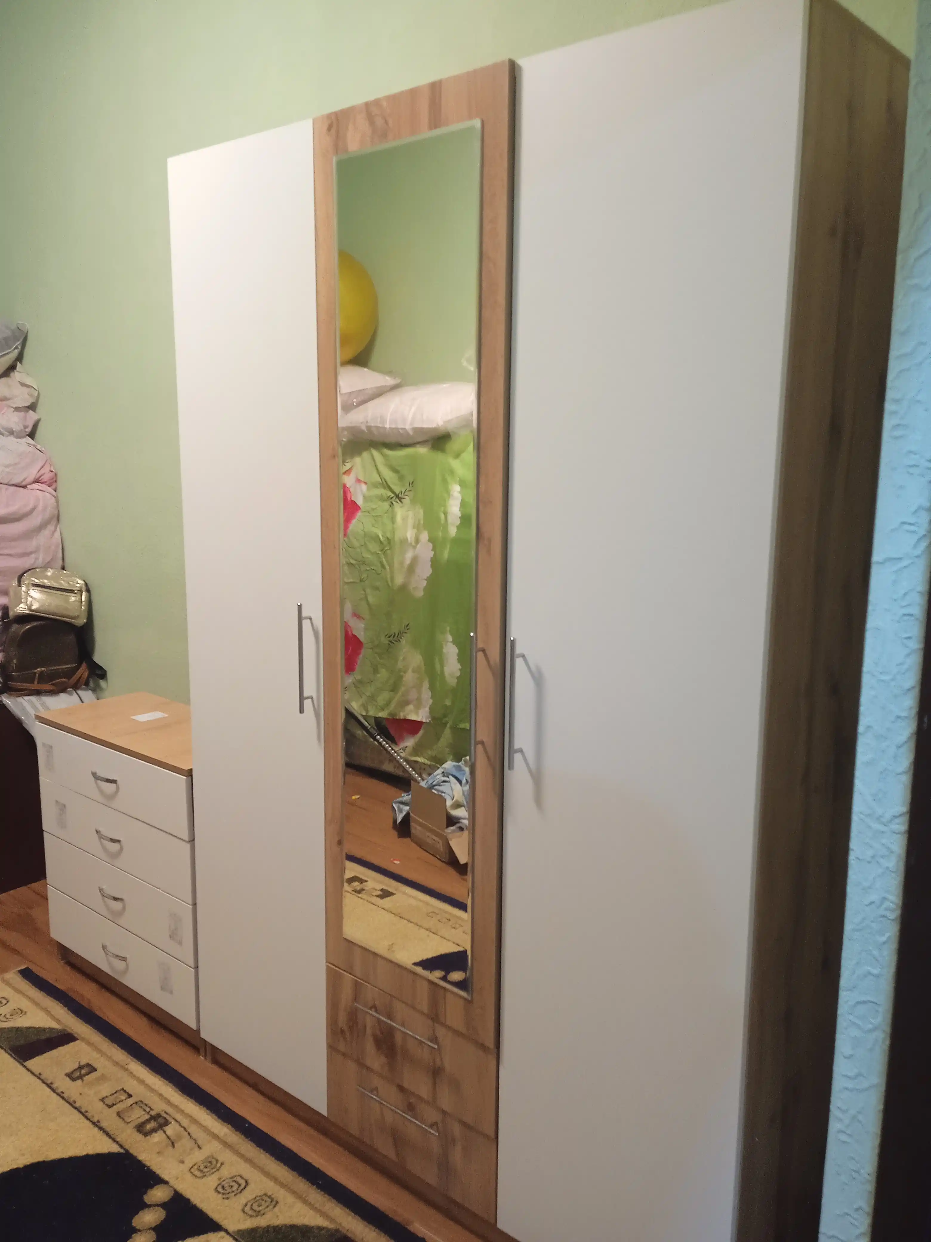 Атлант - трехдверный шкаф для одежды