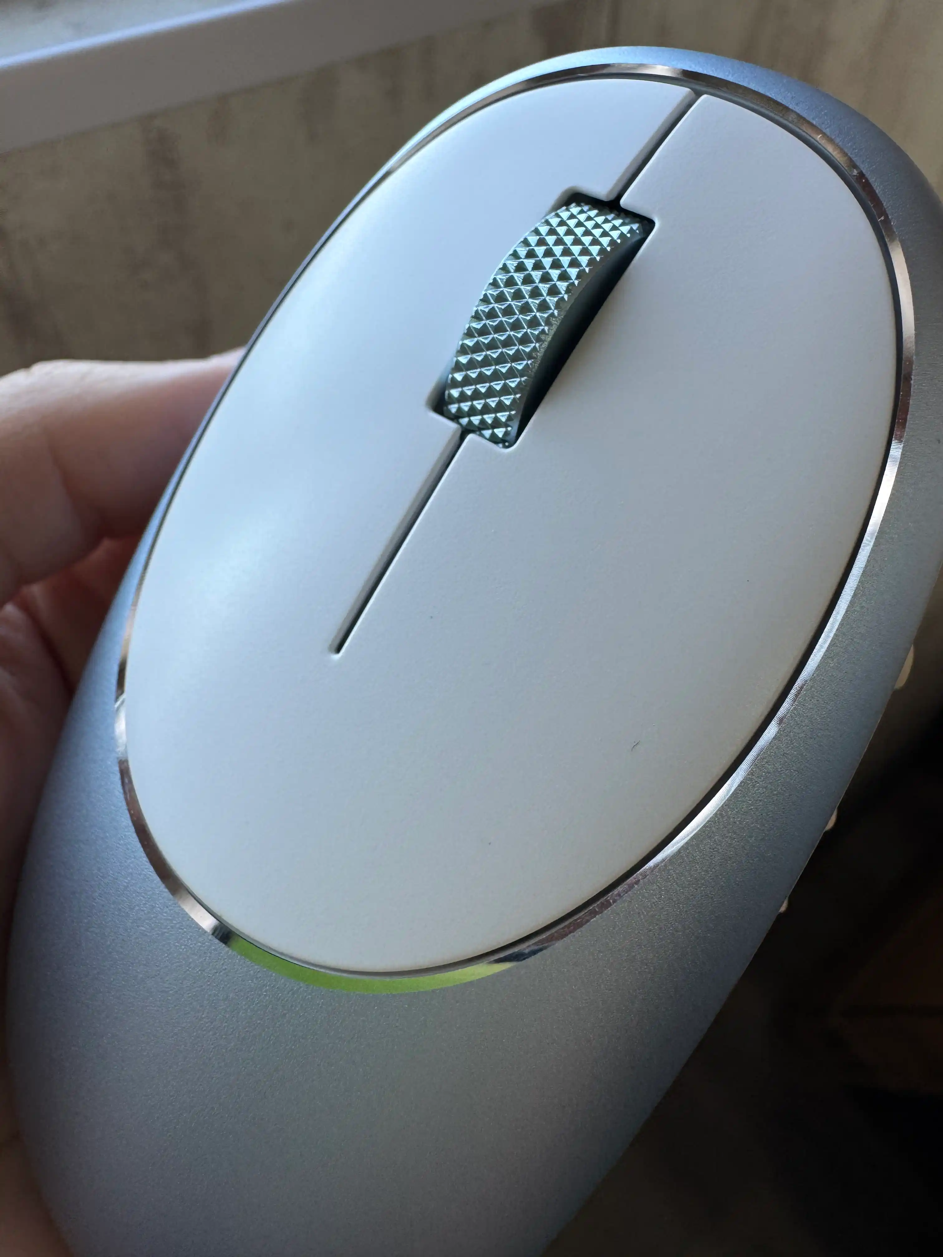Simsiz sichqoncha Satechi M1 Bluetooth, qayta zaryadlanuvchi sichqoncha
