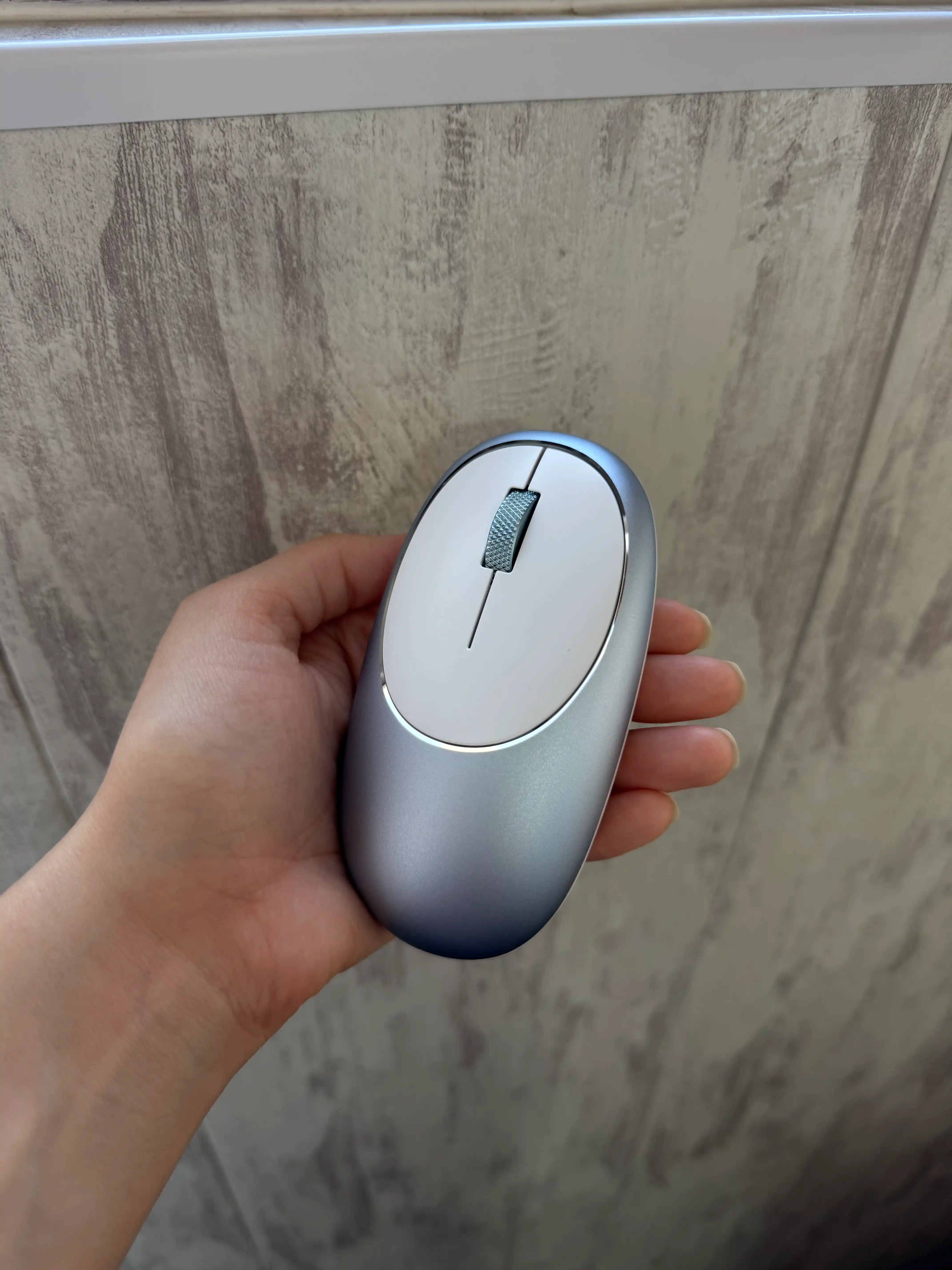 Simsiz sichqoncha Satechi M1 Bluetooth, qayta zaryadlanuvchi sichqoncha