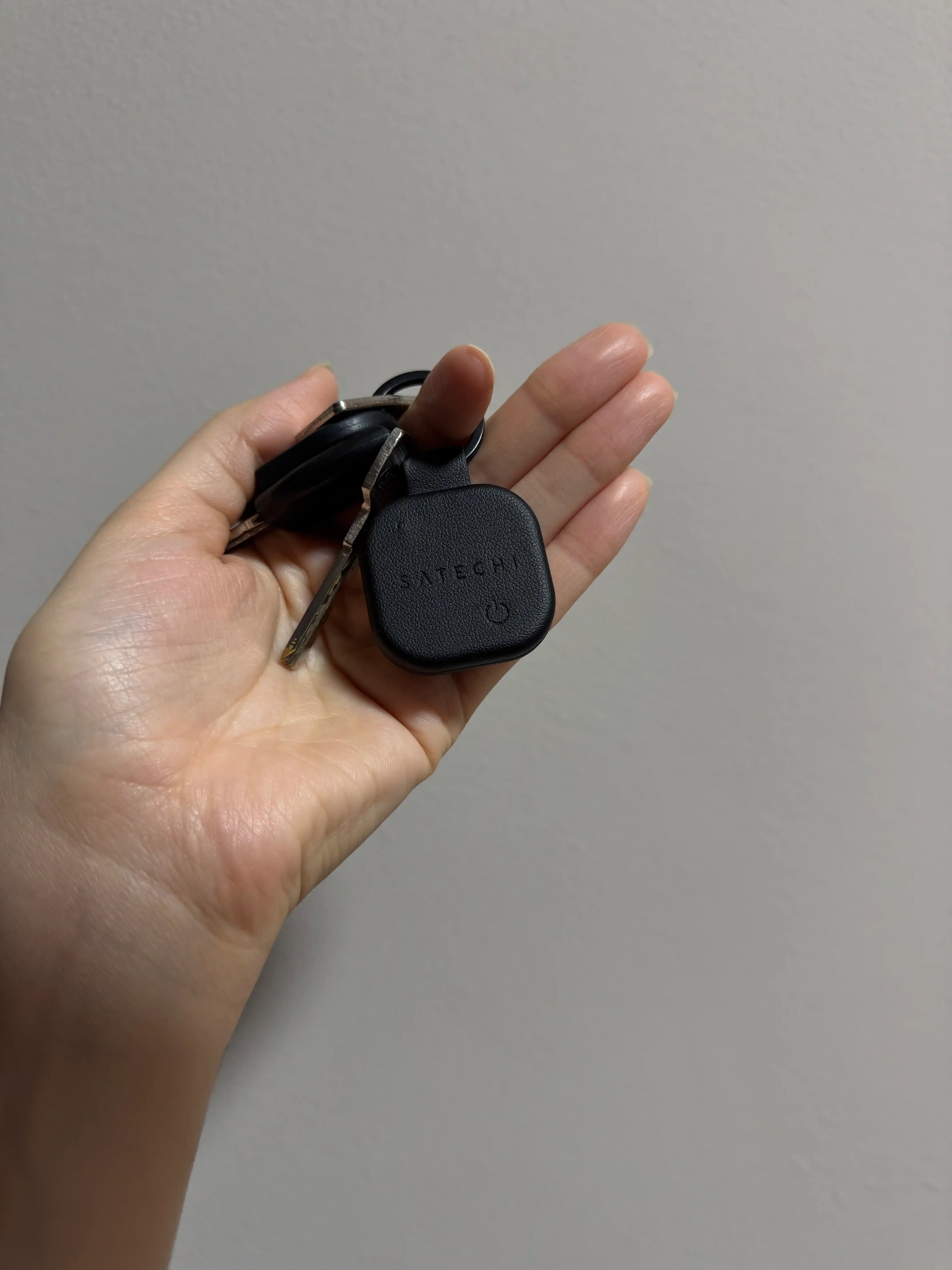 Трекер Satechi FindAll™ Keychain, кожаный, аналог AirTag, для Iphone, брелок для ключей