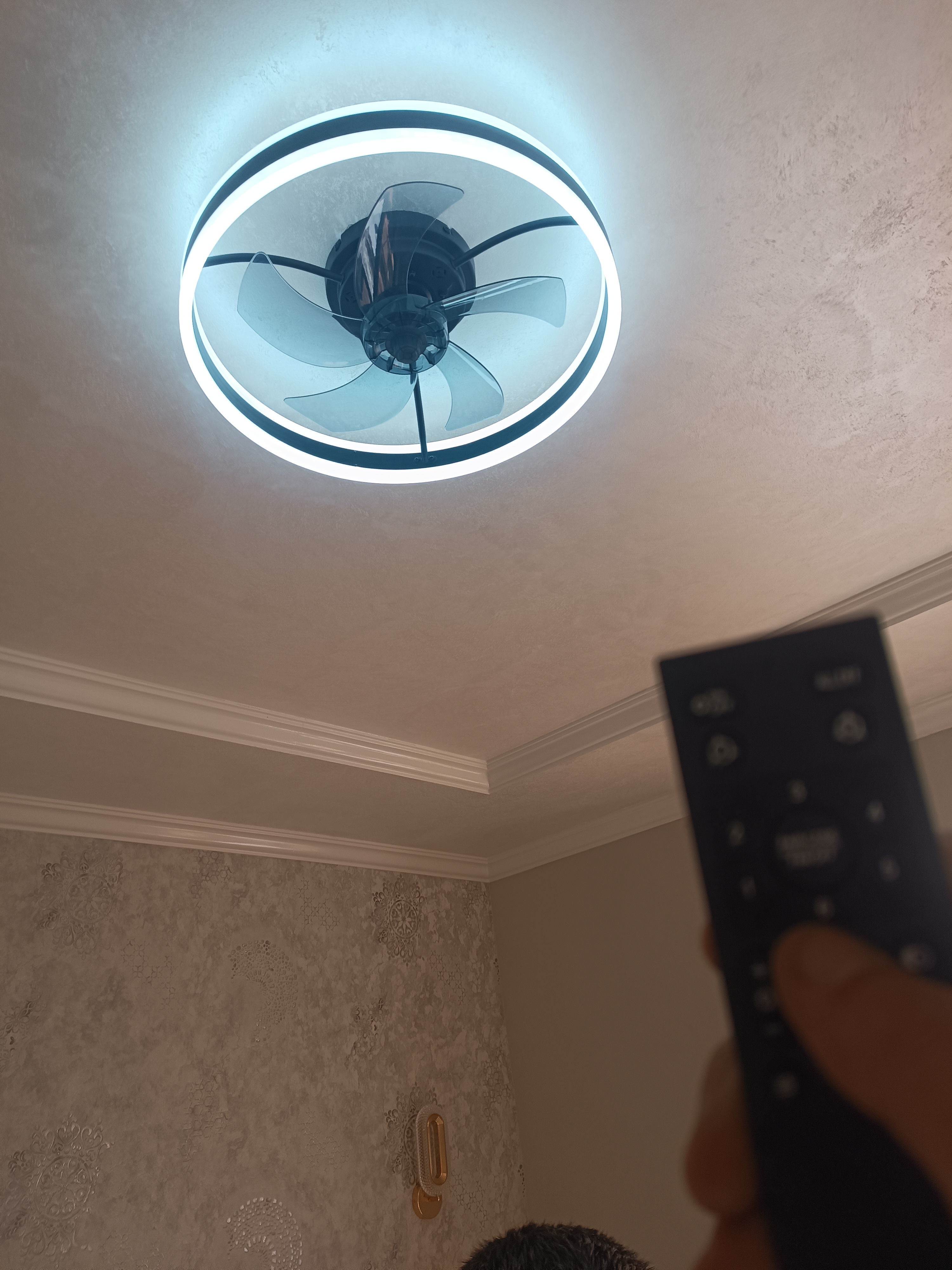 Ventilyator lyustra LED qandil, 6 xil yoritish rejimi, oshxona, zal va yotoqxona uchun mos