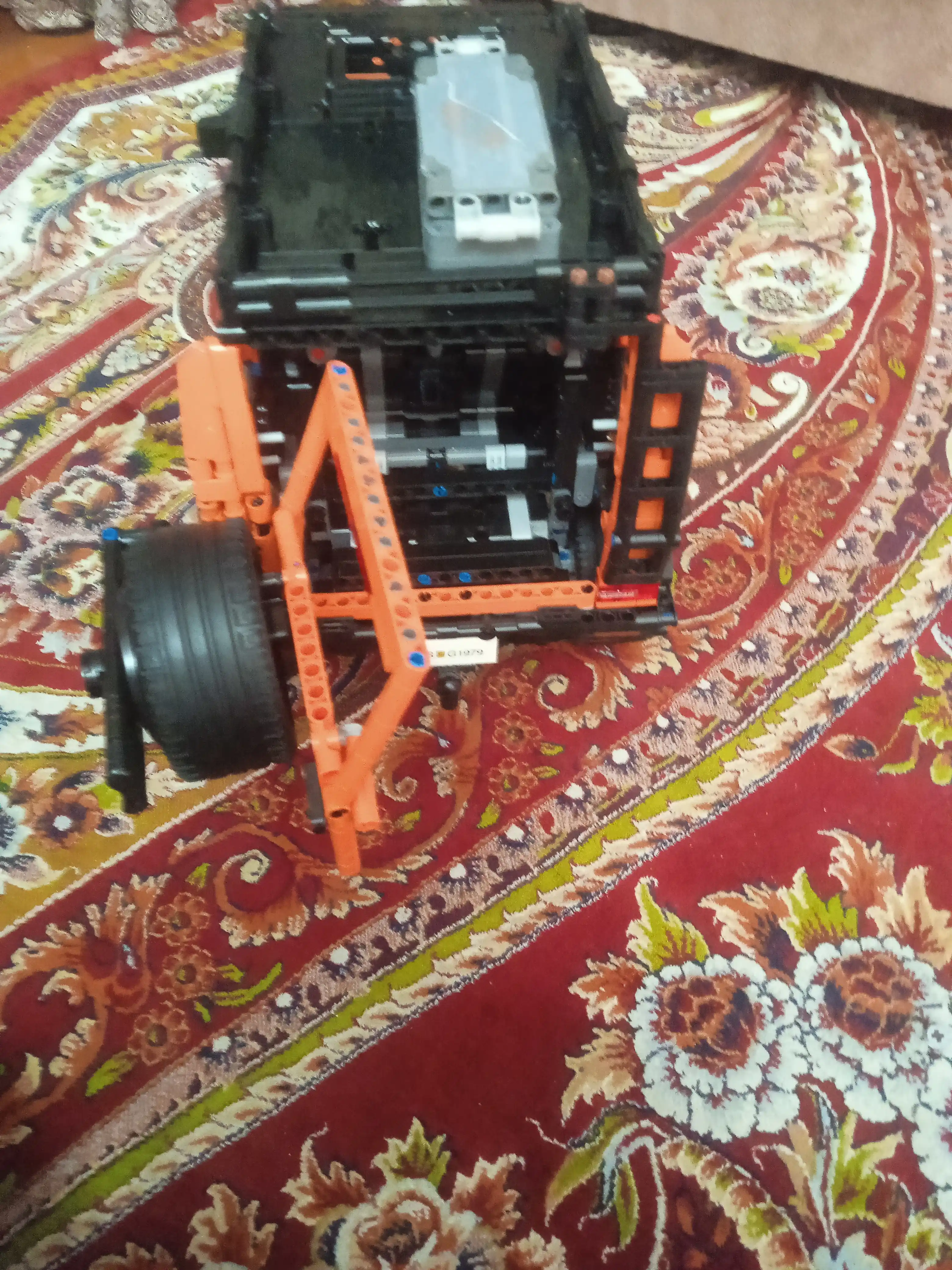 Formula 1 poyga mashinasi konstruktori, katta model 1:8 Technic, LEGO bilan mos keladi