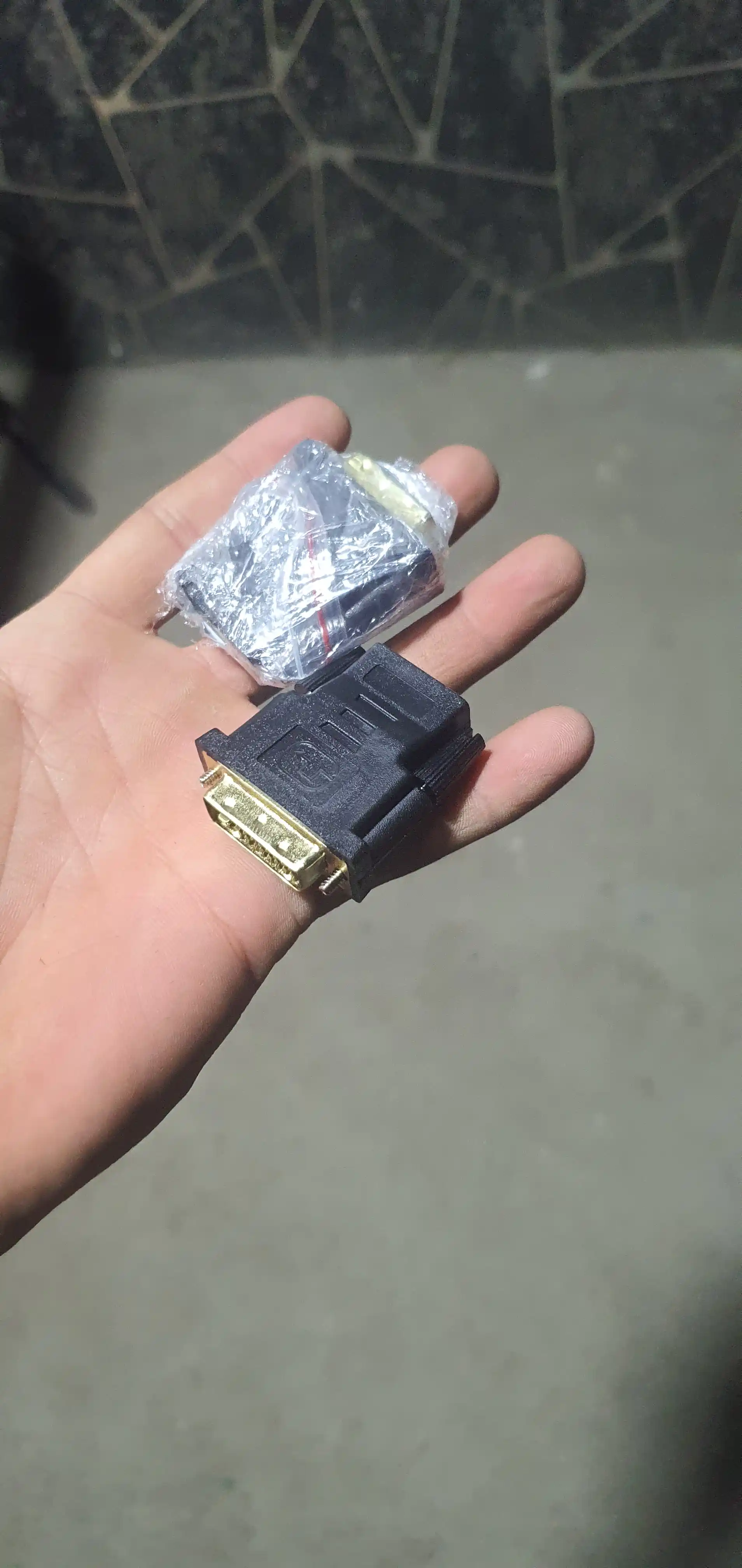 Adapter HDMI F - DVI-D 24+1 M HDMI-dan DVI-ga minusli