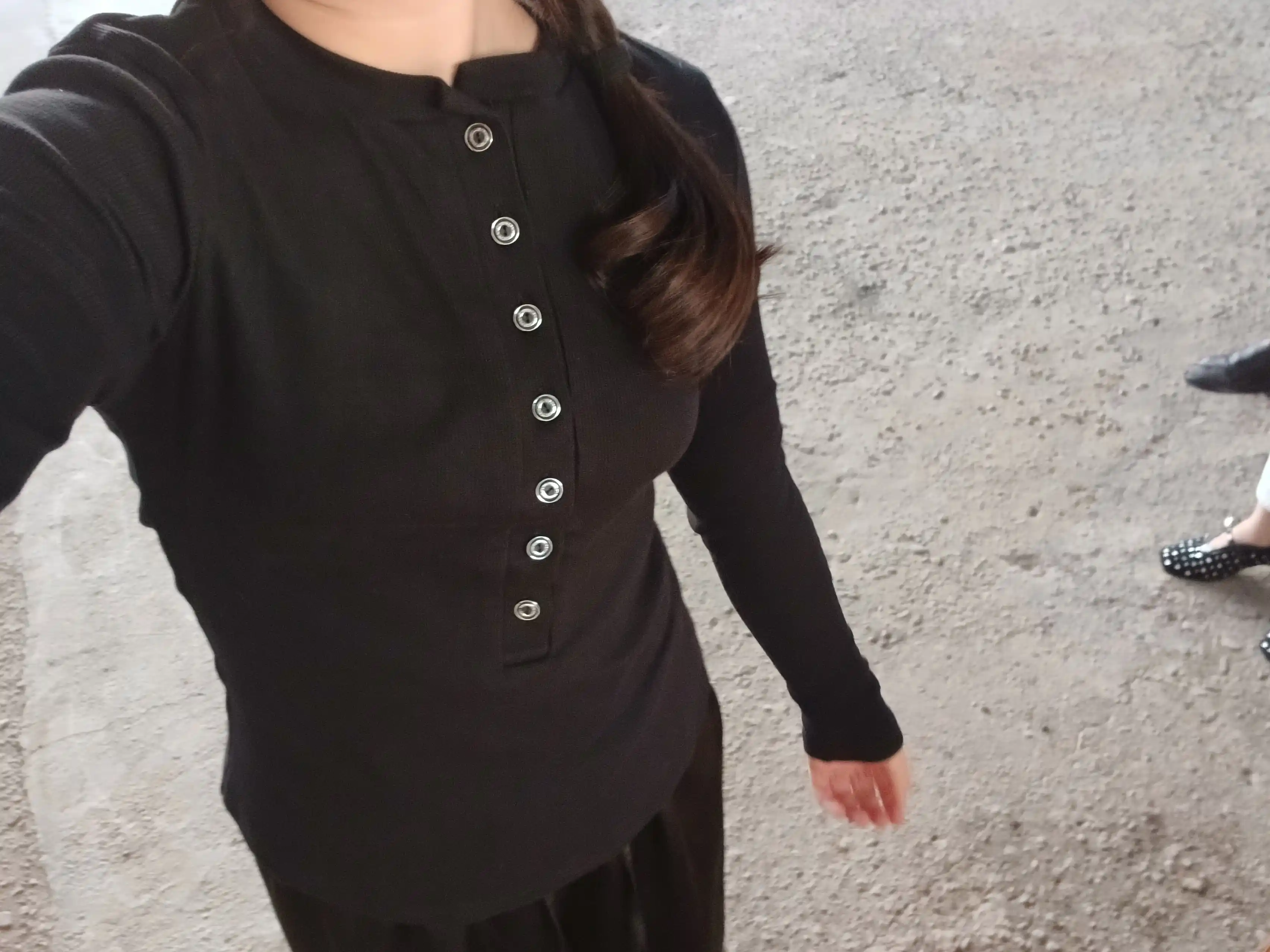 Tugmali yumshoq trikotaj longsliv Saraa,hS