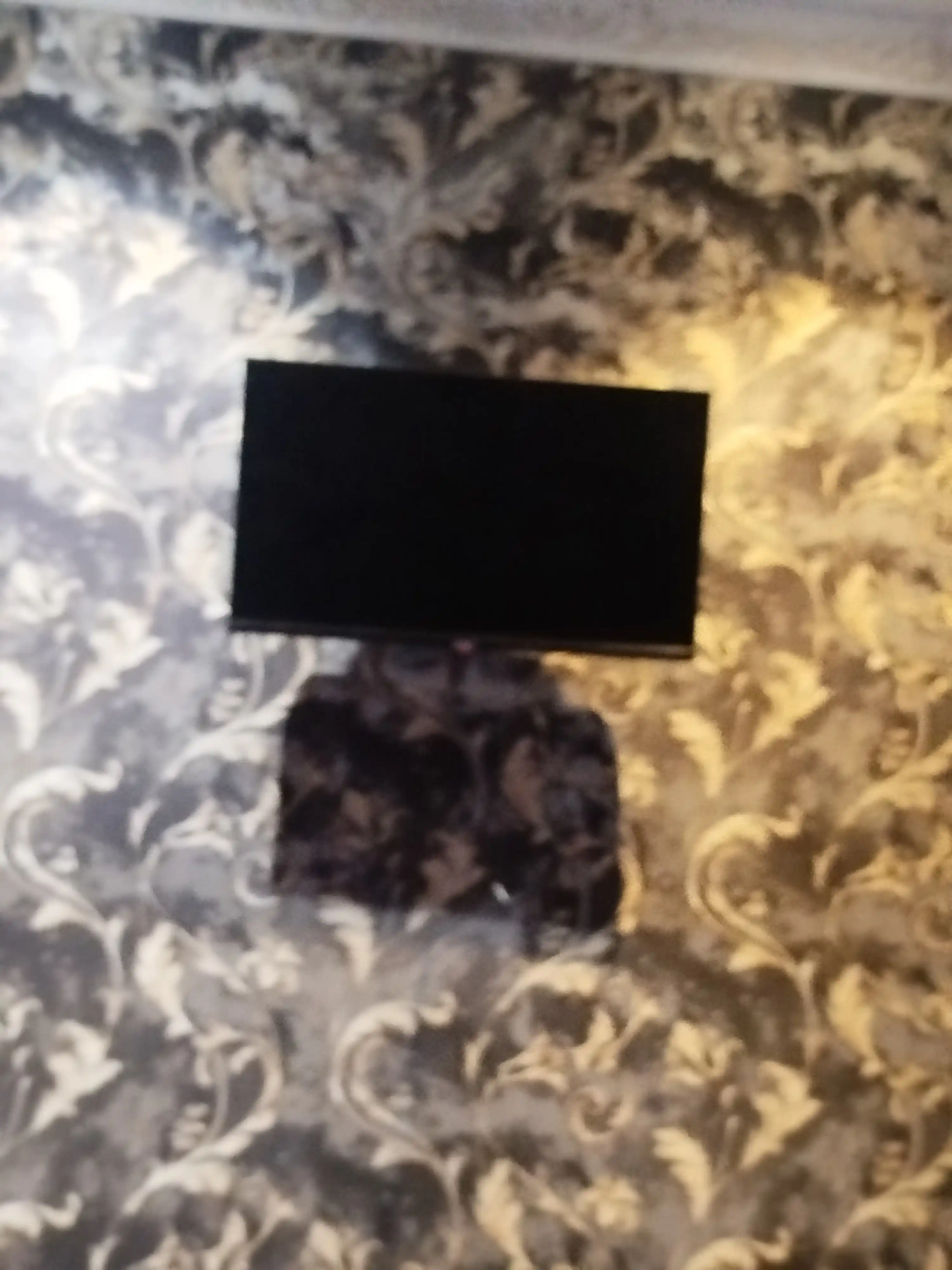 Телевизор QLT 32", 43" HD/Full HD SmartTV